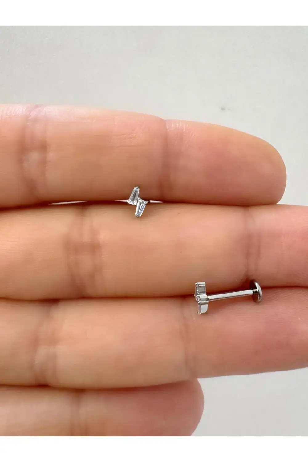 1 adet G23 TİTANİUM ( titanyum ) tragus helix kıkırdak uyumlu pie