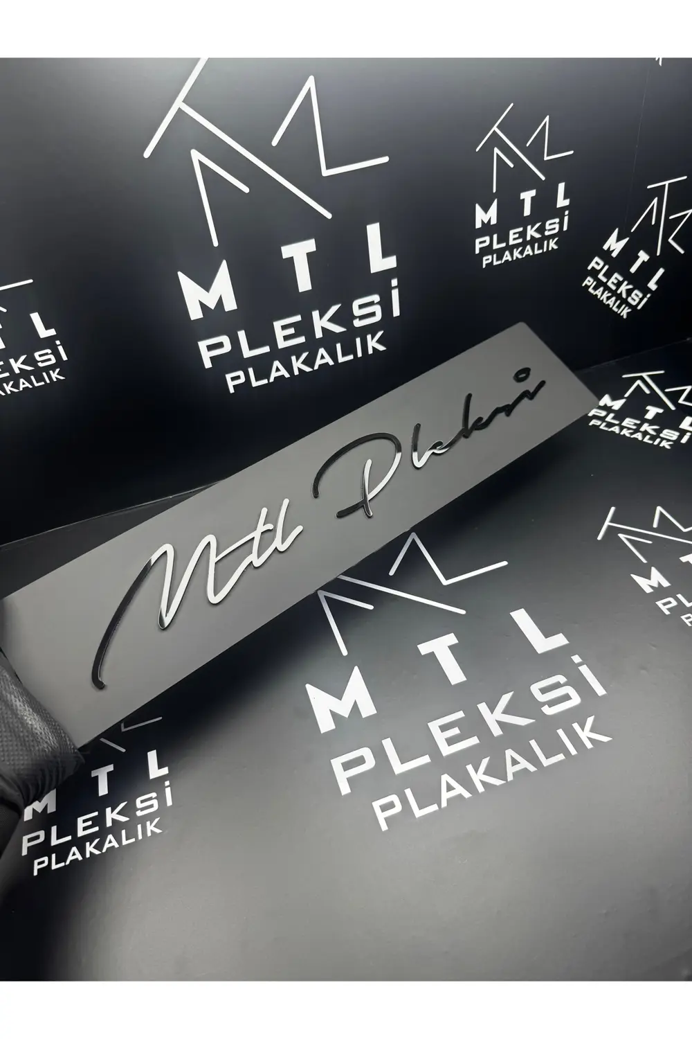 1 ADET MAT SHOWROOM PLEKSİ