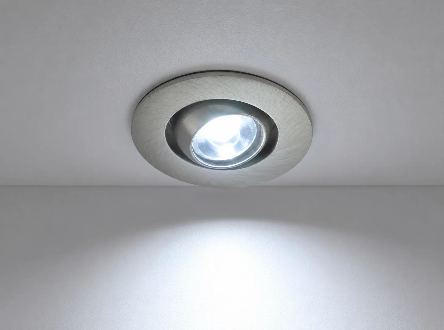 1 Adet NOAS YL94 0101 Satin Kasa 1W Led Spot 6500K Beyaz Işık 1 Adet NOAS YL94 0101 Satin Kasa 1W Led Spot 6500K Beyaz Işık