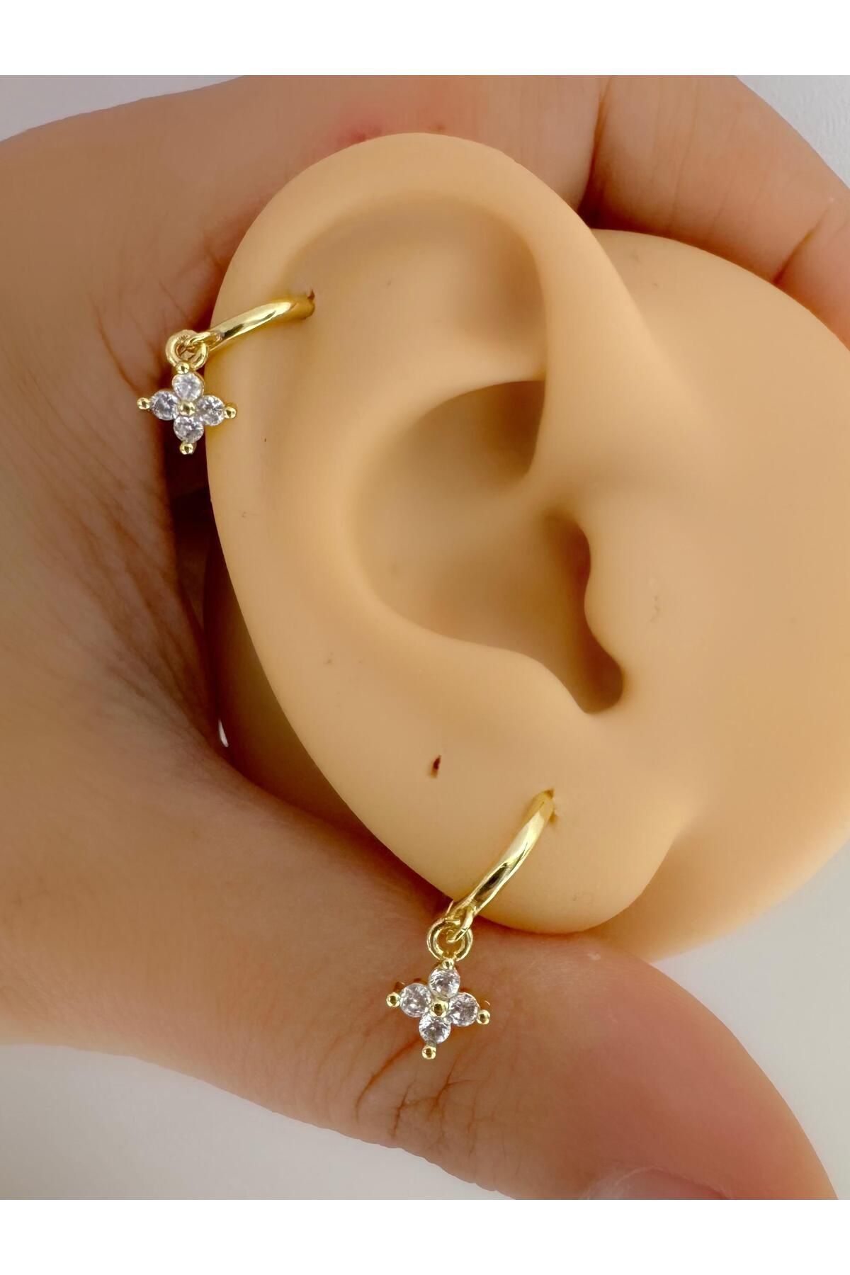 Arescollection 1 Adet Sallantılı Çiçek Zirkon Taşlı Zarif Helix Kıkırdak Kulak M