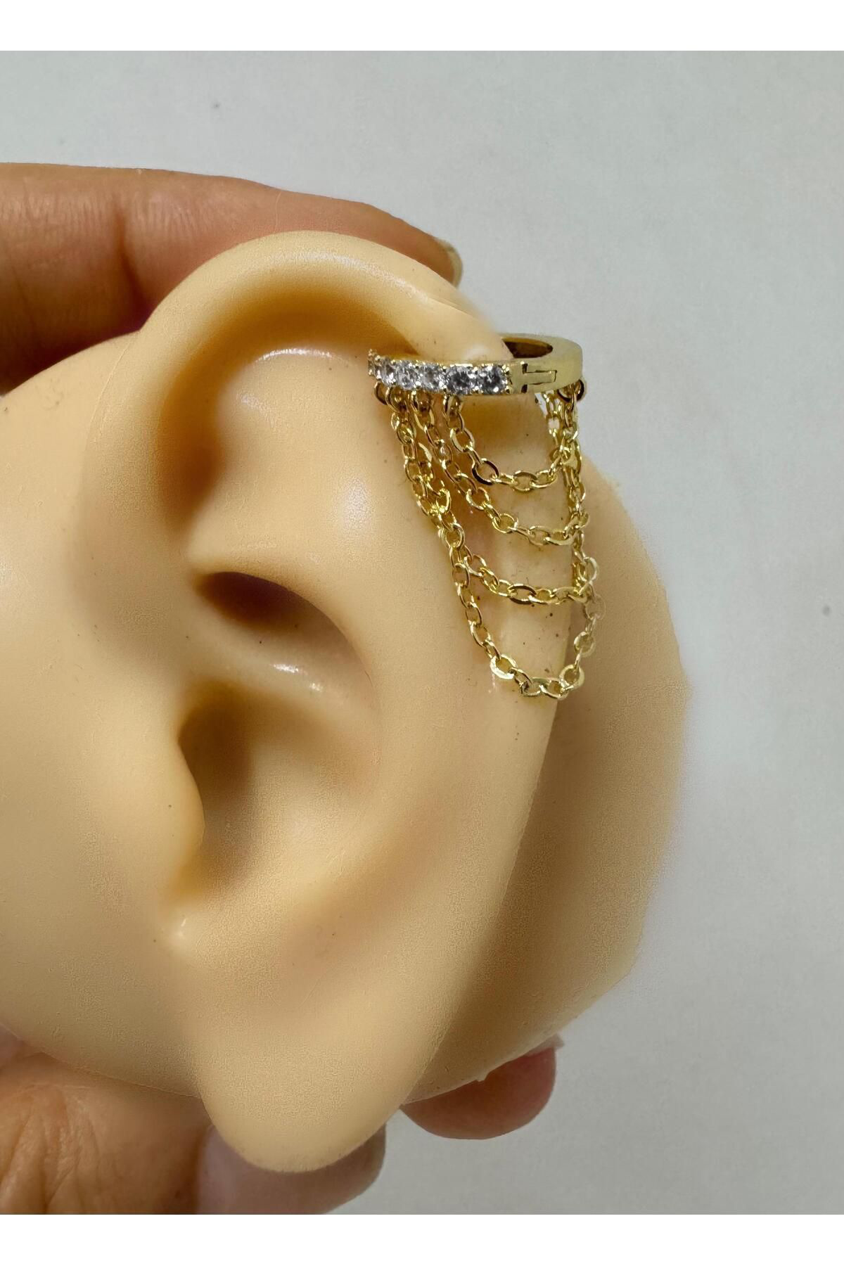 1 adet zirkon taşlı 4 sıra  zincirli sol kulak uyumlu halka piercing