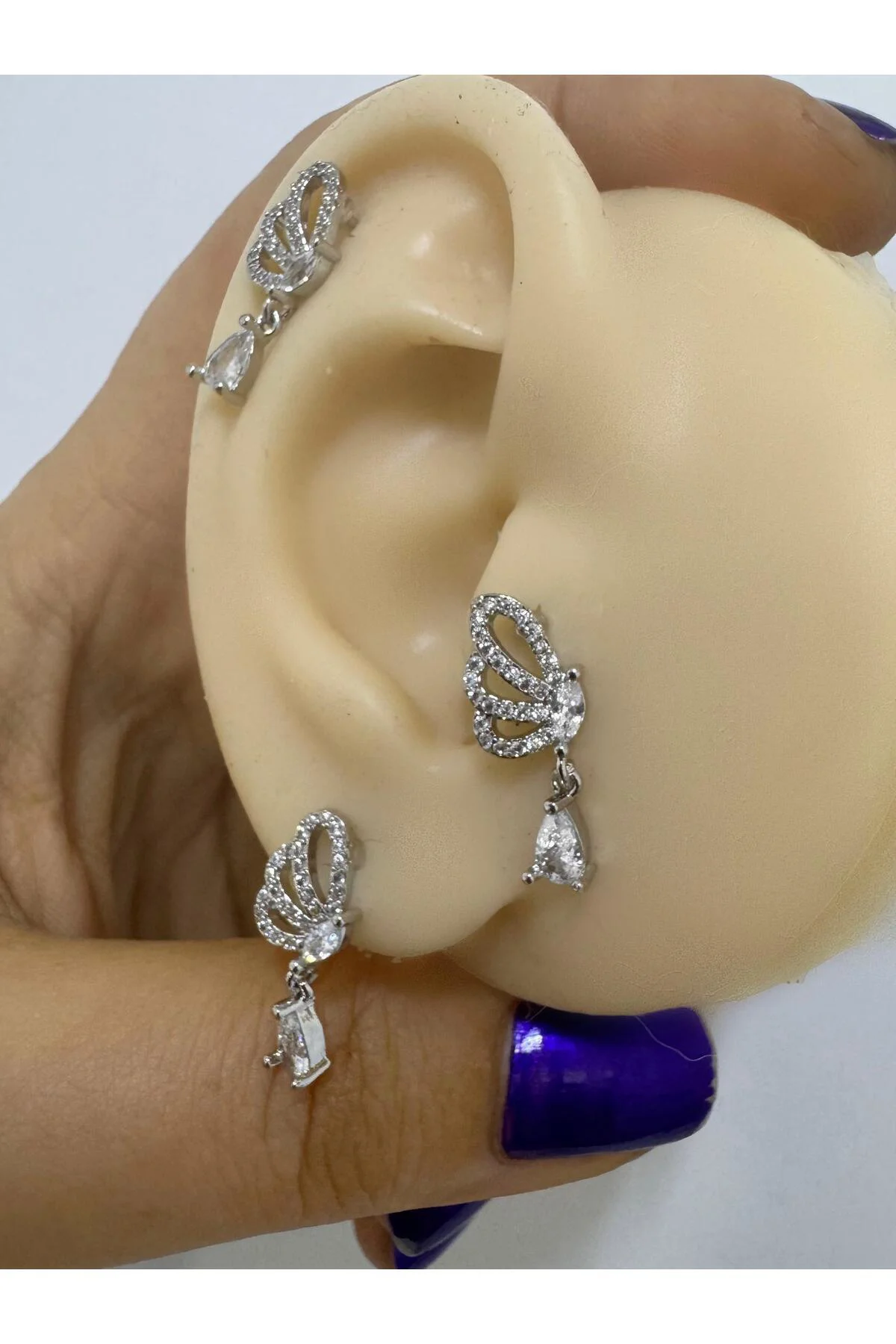 1 adet zirkon taşlı damla sallantılı sağ kulak uyumlu tragus kıkı