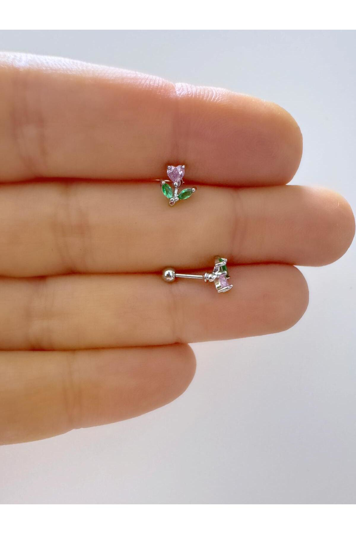 1 adet zirkon taşlı zarif çiçek tragus helix lobe uyumlu piercing
