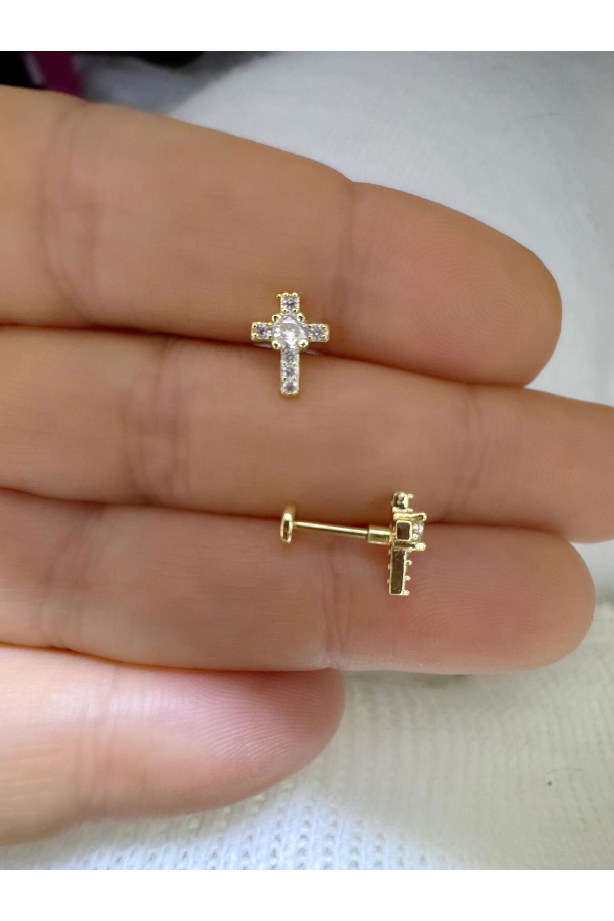 1 ADET ZİRKON TAŞLI HAÇ TRAGUS HELİX LOBE UYUMLU PİERCİNG
