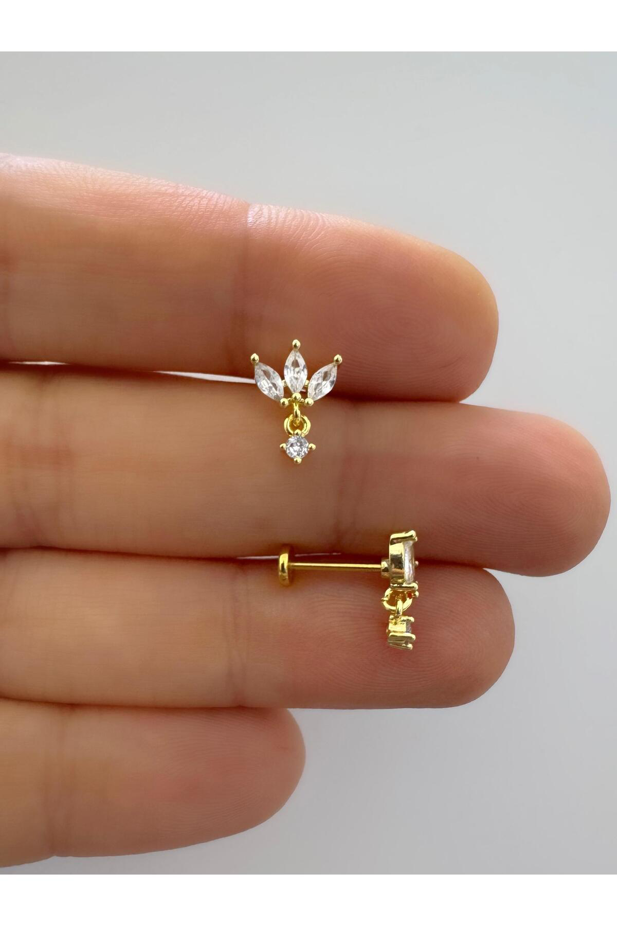 1 ADET ZİRKON TAŞLI ARKASI DÜZ ÖNDEN TAKMALI TRAGUS HELİX LOBE CONCH UYUMLU PİERCİNG KÜPE Fiyatı, Yorumları ve Özellikleri