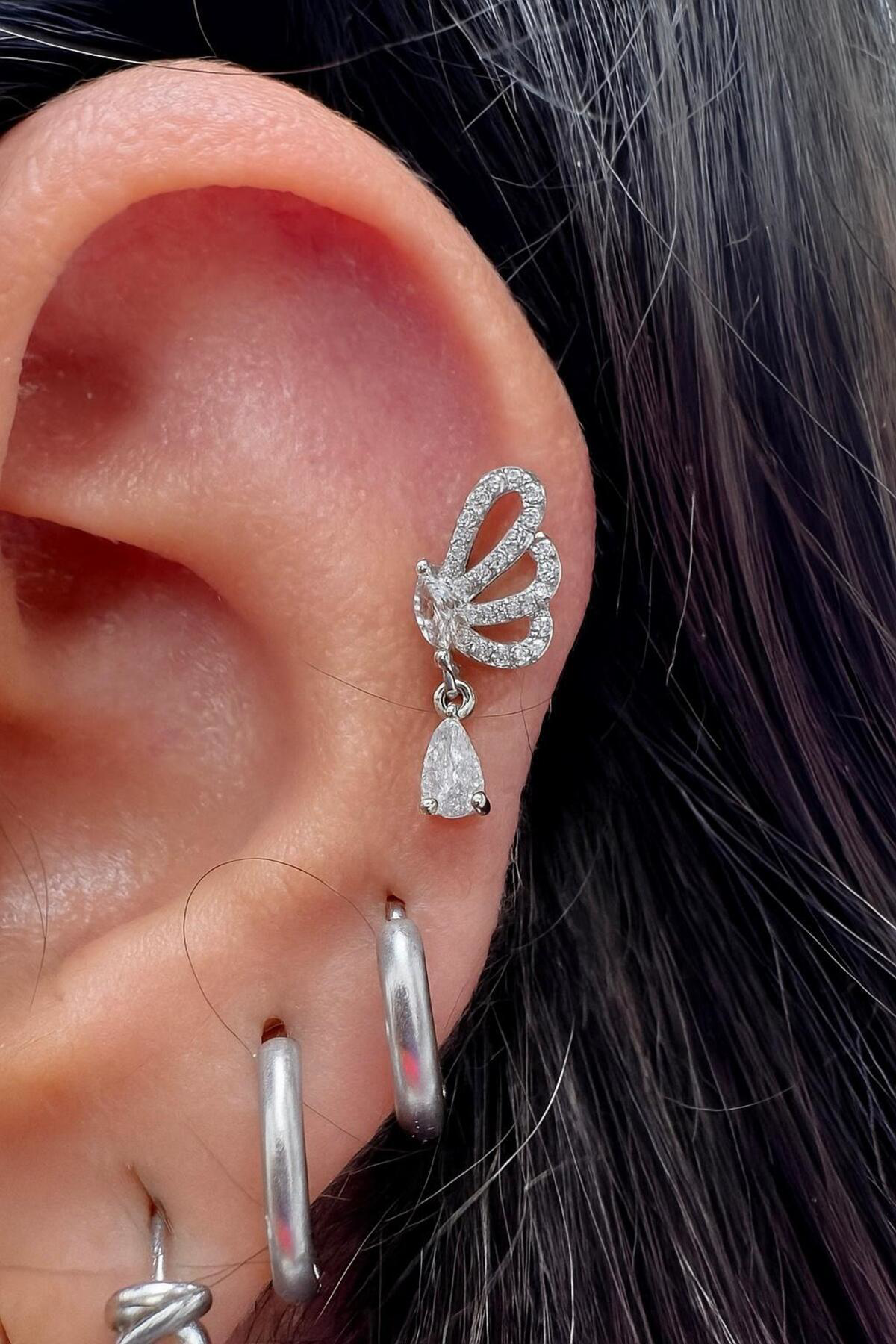 1 adet zirkon taşlı damla sallantılı SOL kulak uyumlu tragus kıkı