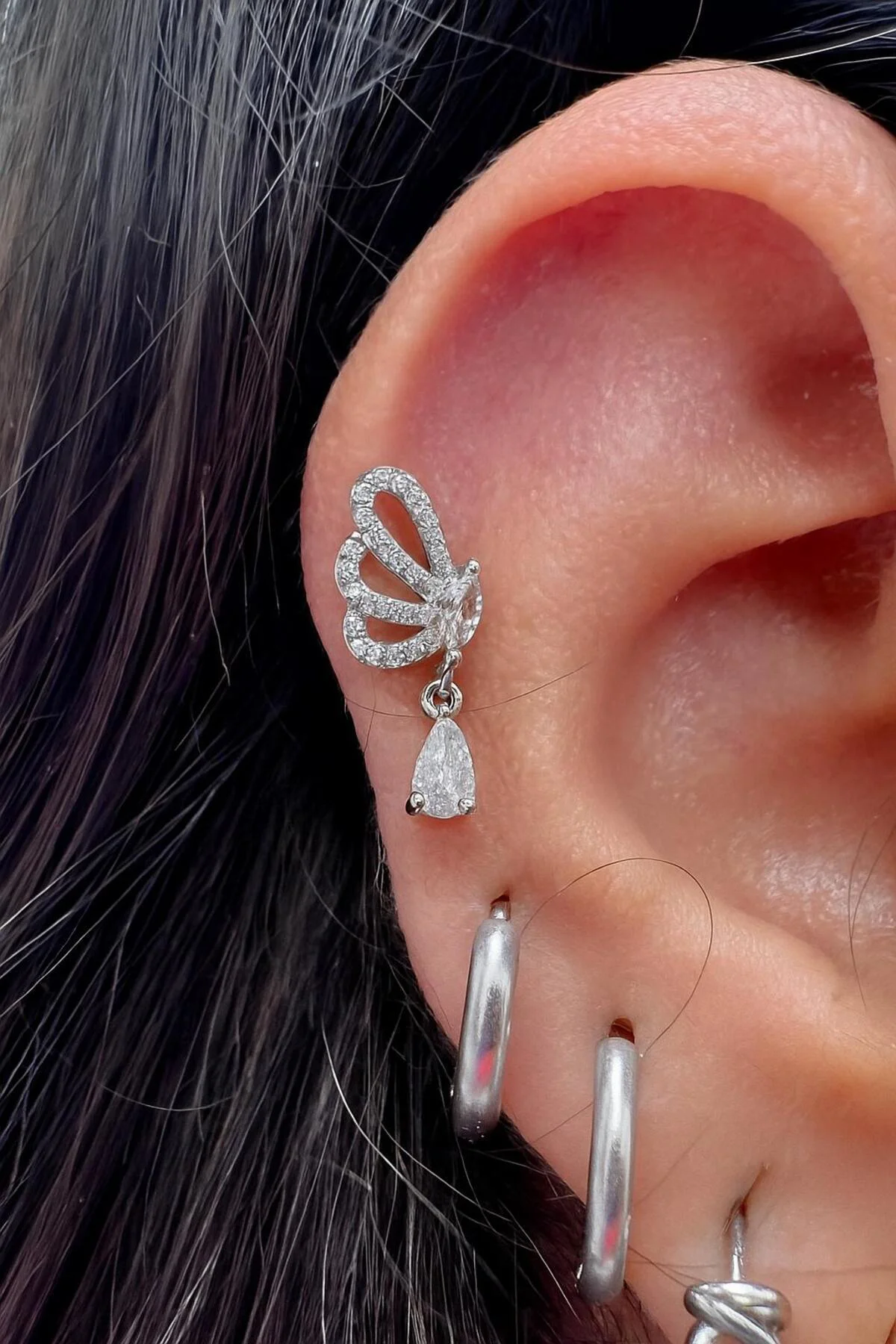 1 adet zirkon taşlı damla sallantılı sağ kulak uyumlu tragus kıkı