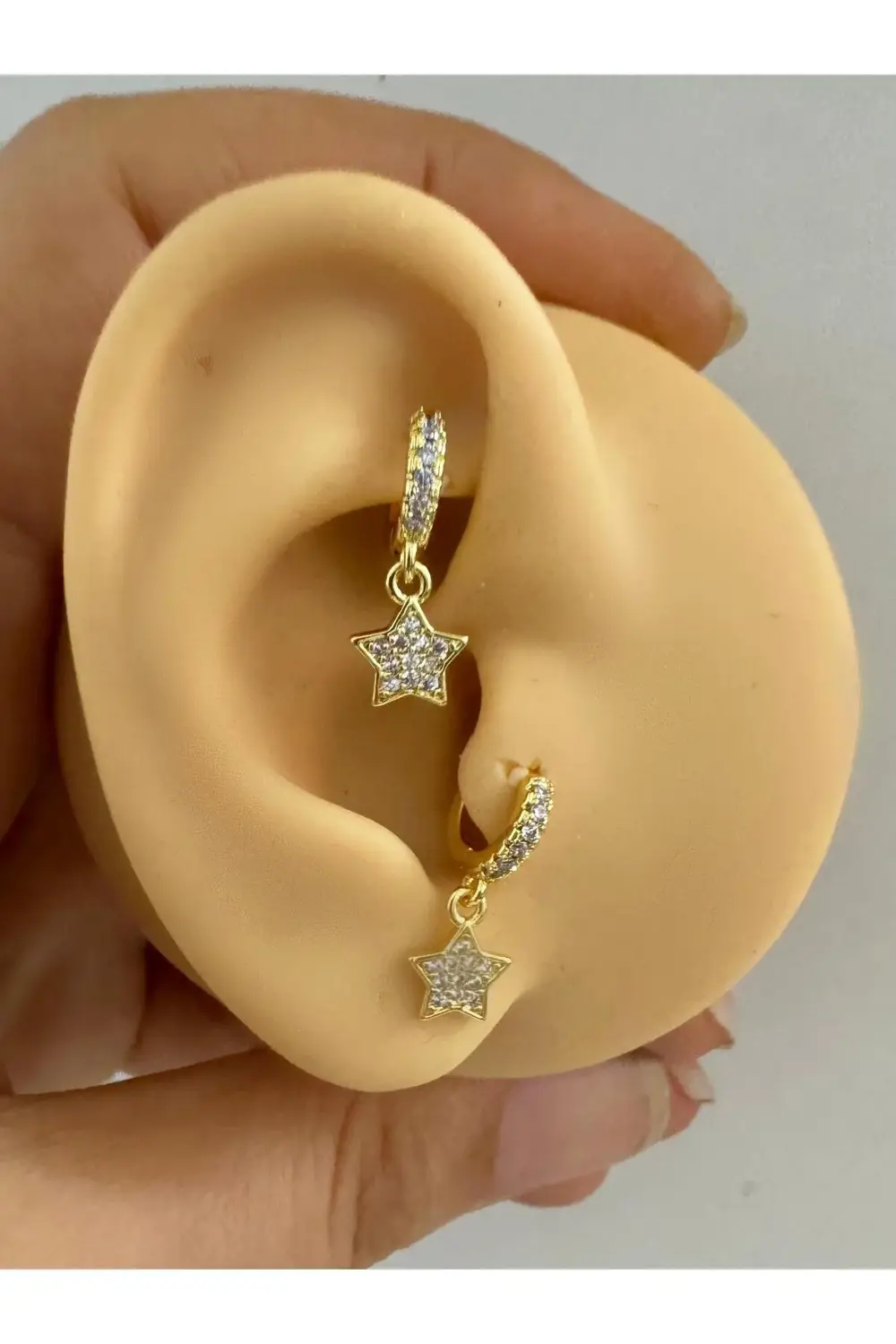 1 ADET ZİRKON TAŞLI YILDIZ  SALLANTILI TRAGUS ROOK UYUMLU MİNİMAL