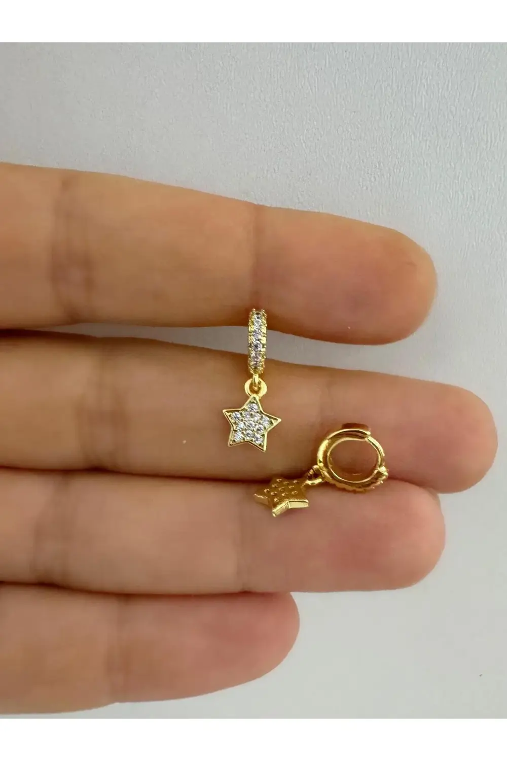 1 ADET ZİRKON TAŞLI YILDIZ  SALLANTILI TRAGUS ROOK UYUMLU MİNİMAL