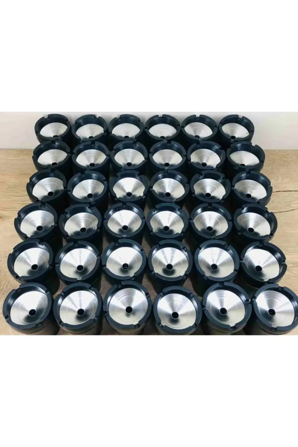 1 Koli 36 Adet Koku Yapmayan Kül Tablası Siyah Renk Yanmaz Kırılm