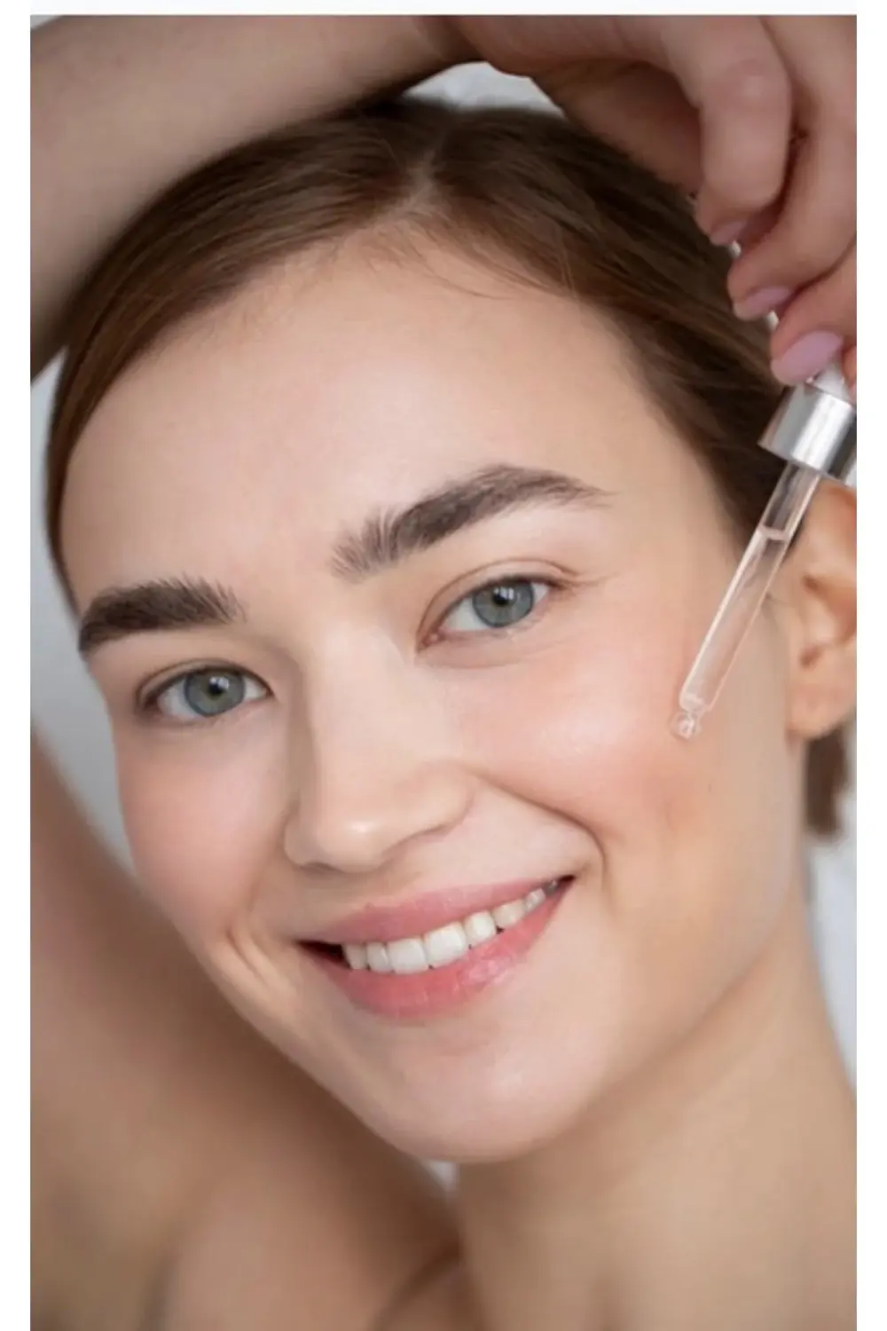 %10 C Vitamini Aydınlatmaya Yardımcı Serum (VİTAMİN C HYALURONİC