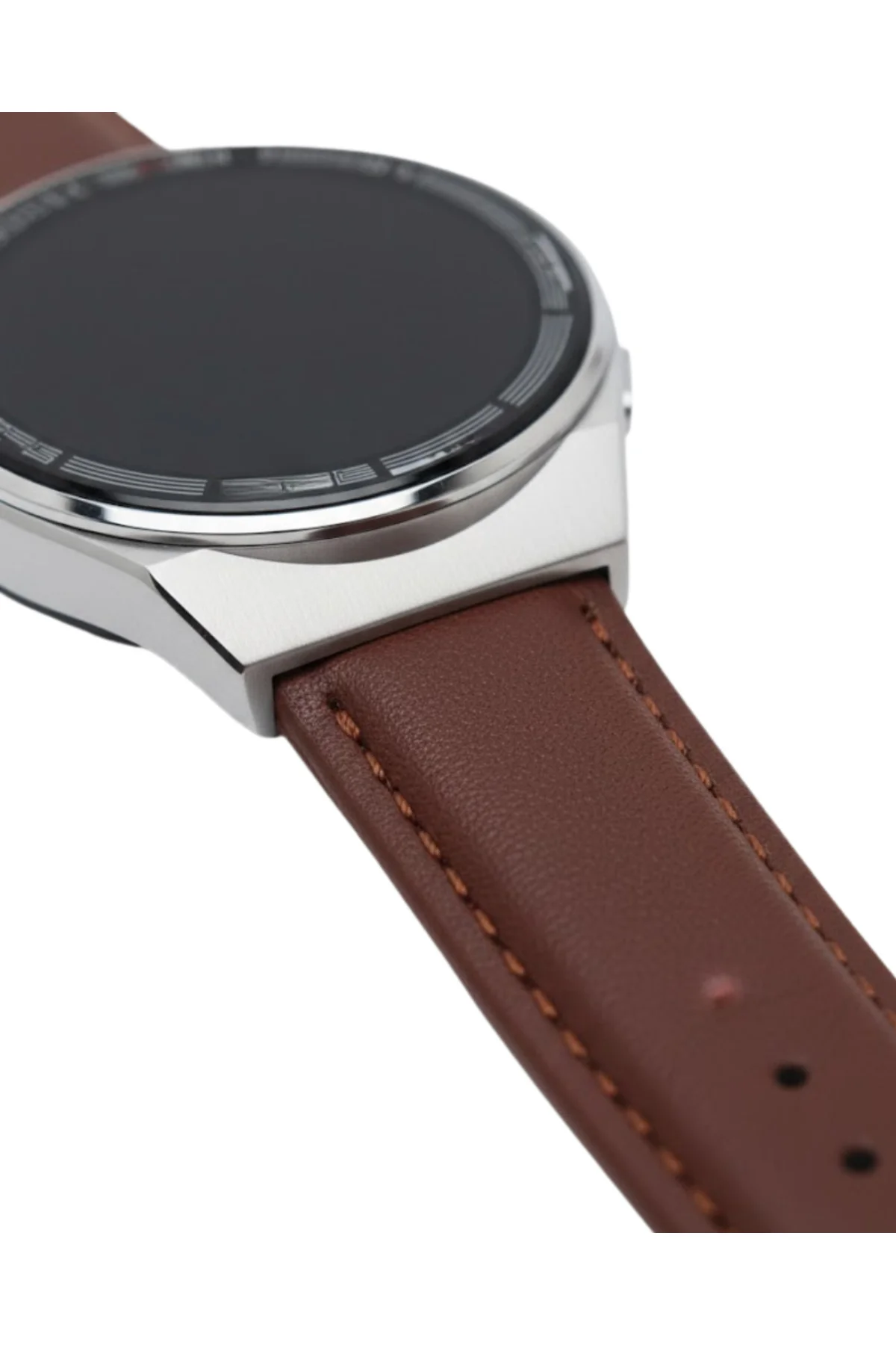 10 Gün Şarj Dayanımı Sunan AMOLED Ekran Akıllı Saat