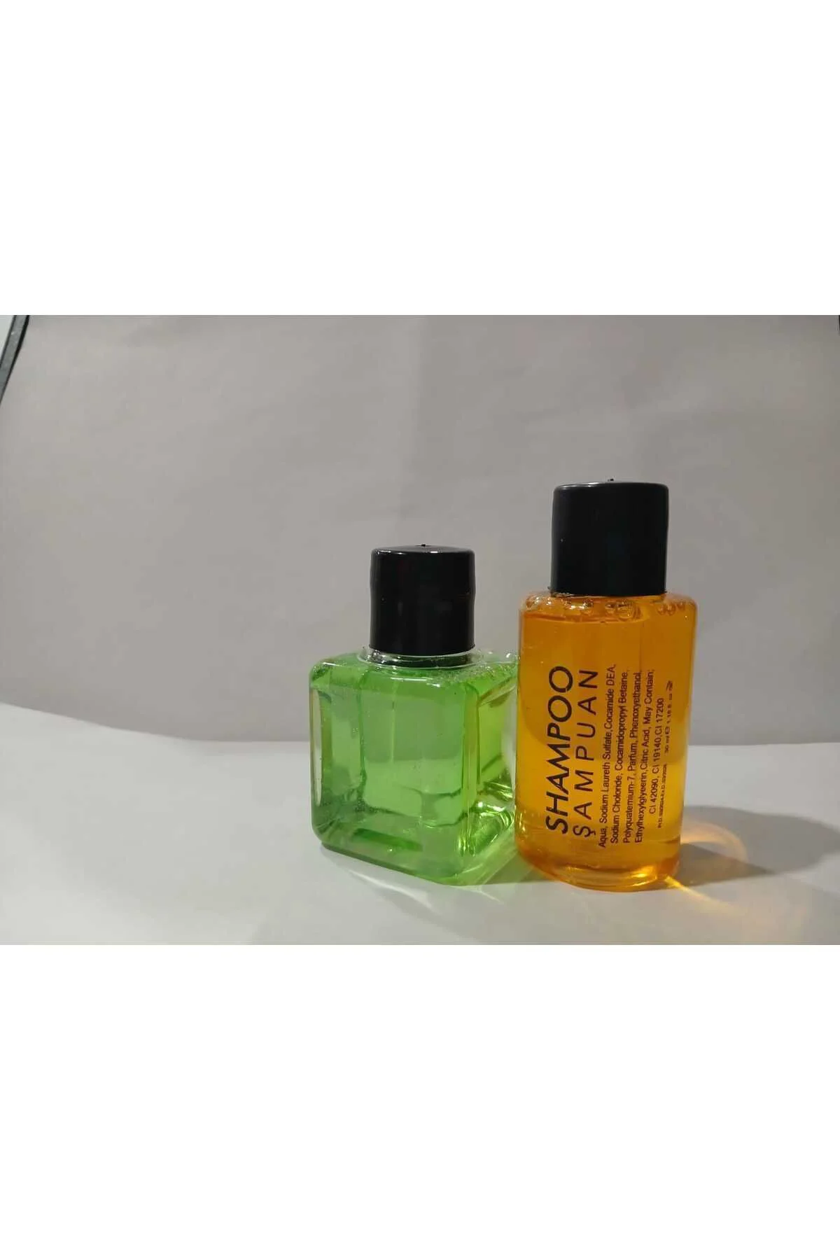 100 Adet Duş Jeli. Baskılı Şişe . Otel Buklet Malzemesi. Seyahat 