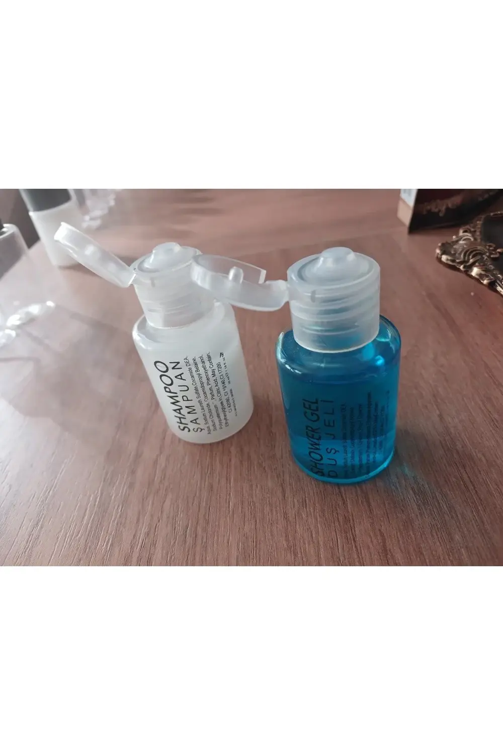 100 Er Adet Tek Kullanımlık Otel Tipi Mini Şampuan Ve Duş Jeli. F
