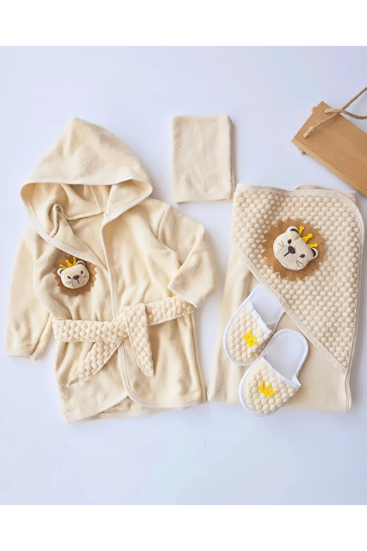 %100 Organic Premium Concon Baby Erkek Bebek Aslan Bornoz Takımı