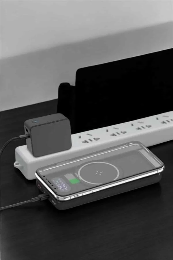 10000 Mah Hızlı Şarj Taşınabilir Powerbank - 3 Portlu Dijital Göstergeli