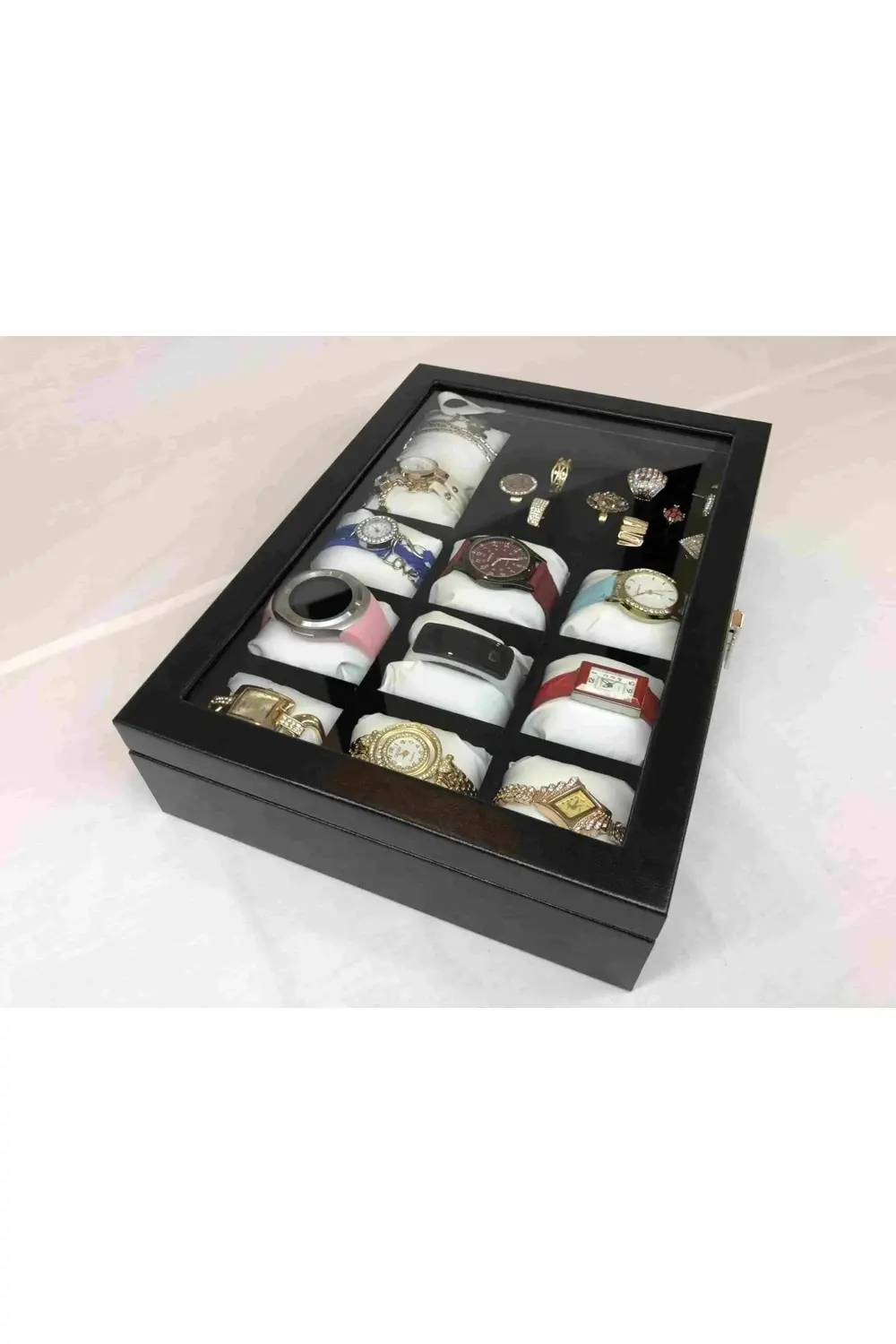11 Adet Kol Saati Ve Ziynet Eşyası Yüzük Kolye Bileklik Kutusu De