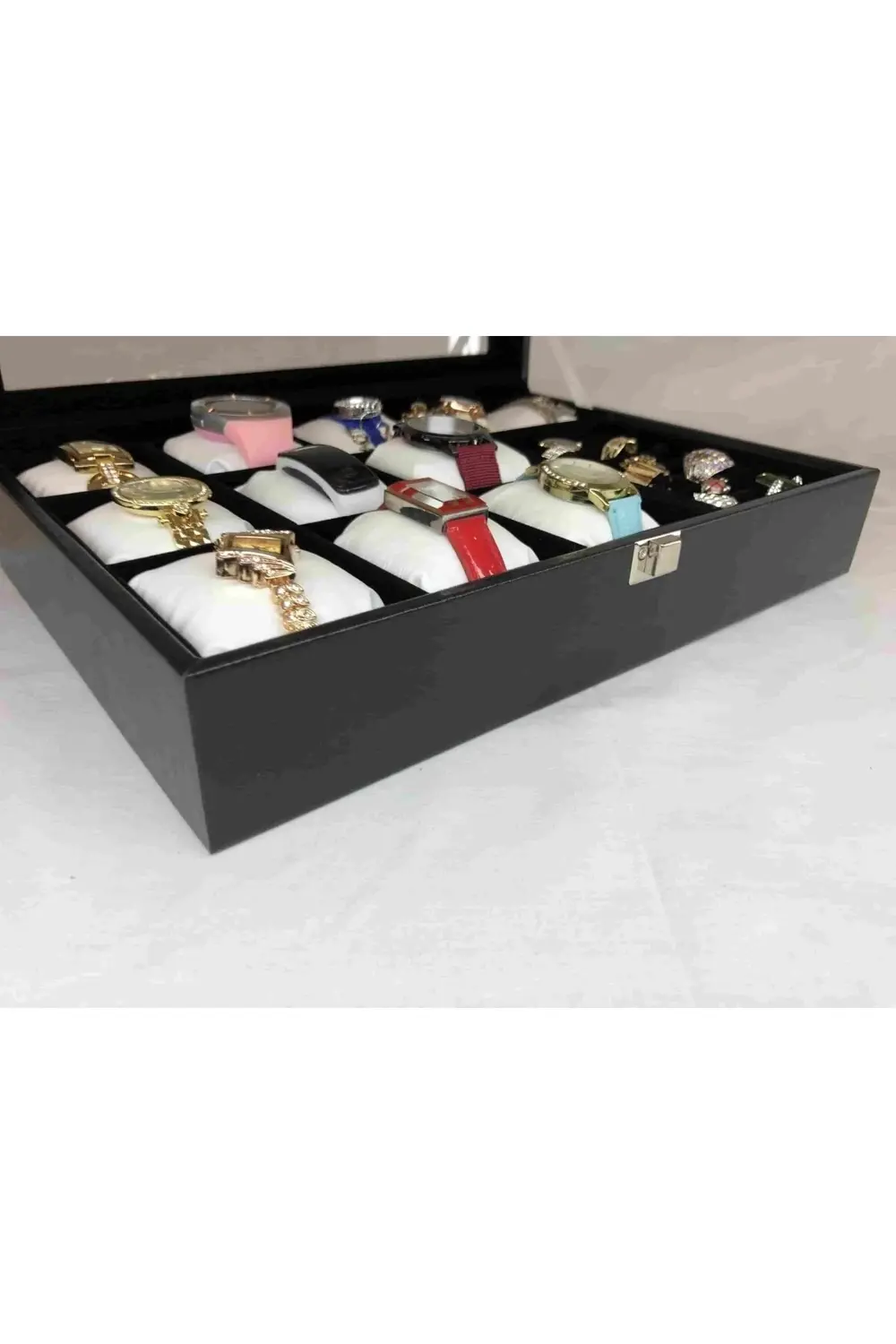 11 Adet Kol Saati Ve Ziynet Eşyası Yüzük Kolye Bileklik Kutusu De