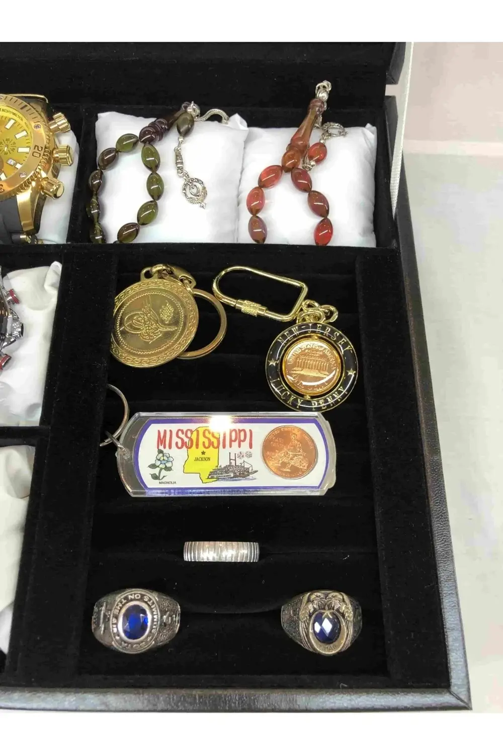 11 Adet Kol Saati Ve Ziynet Eşyası Yüzük Kolye Bileklik Kutusu De