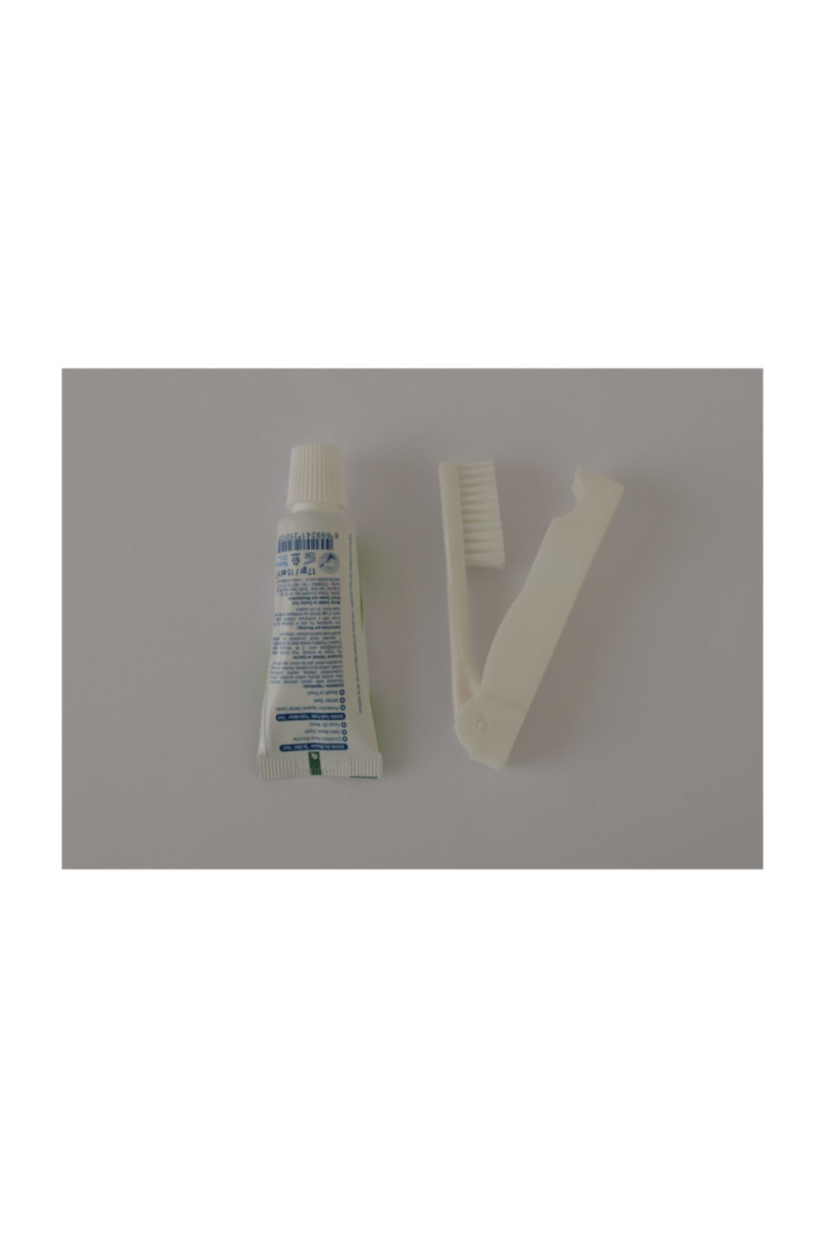 Pazarpazartesi 12 Adet Diş Seti. Katlanır Diş Fırçası Ve 17 Gr Diş Macunu Poşetl