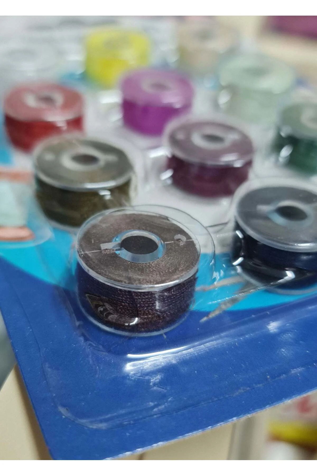 12 Adet Renkli İpiyle Ev Tipi Makineler İçin Plastik Masura