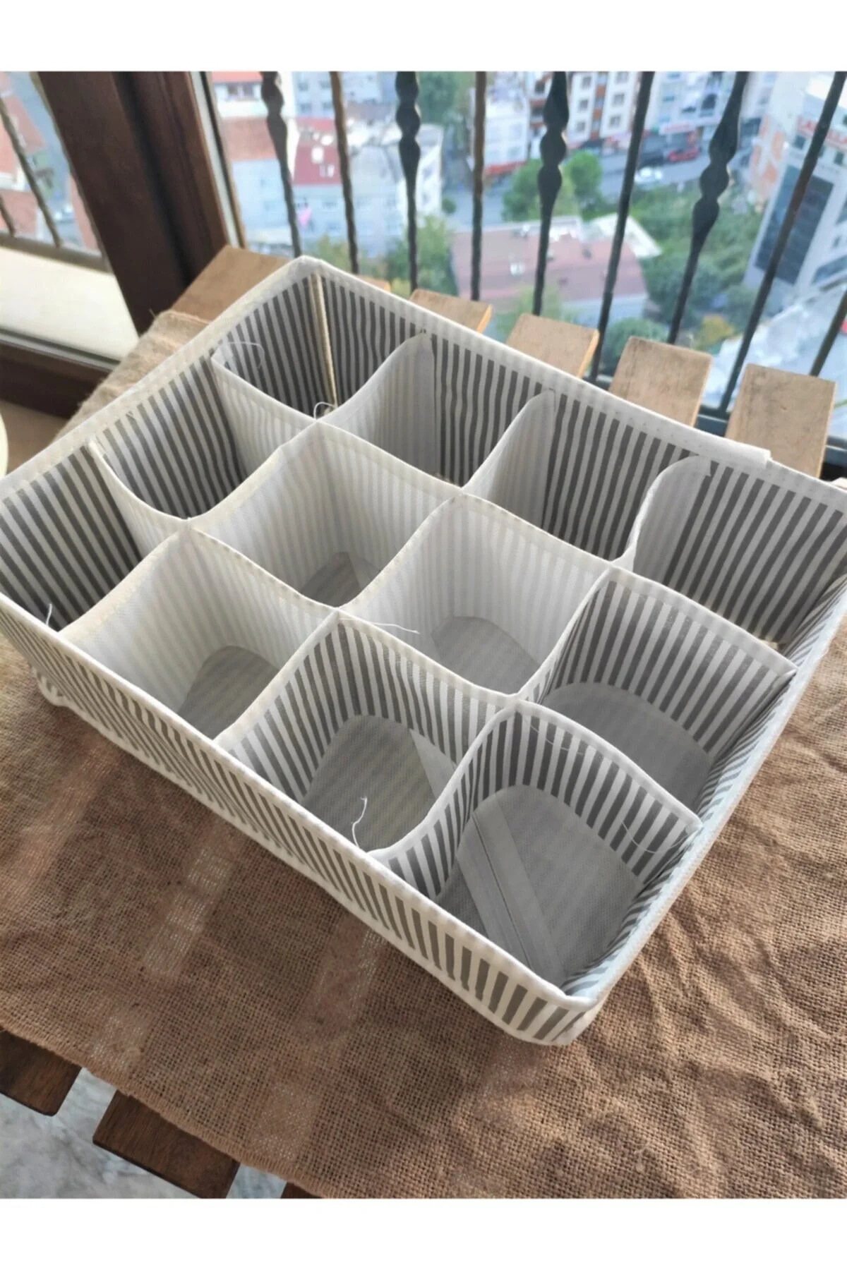 12 Bölmeli Pratik Bölmeli Çekmece Düzenleyici Organizer 12 Bölmeli Pratik Bölmeli Çekmece Düzenleyici Organizer