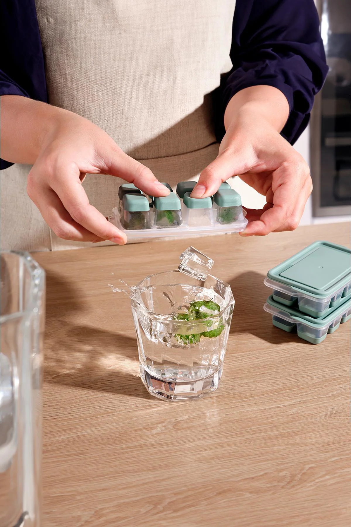 12 Hazneli Bas Çıkar Buzluk & Buz Kabı Mavi