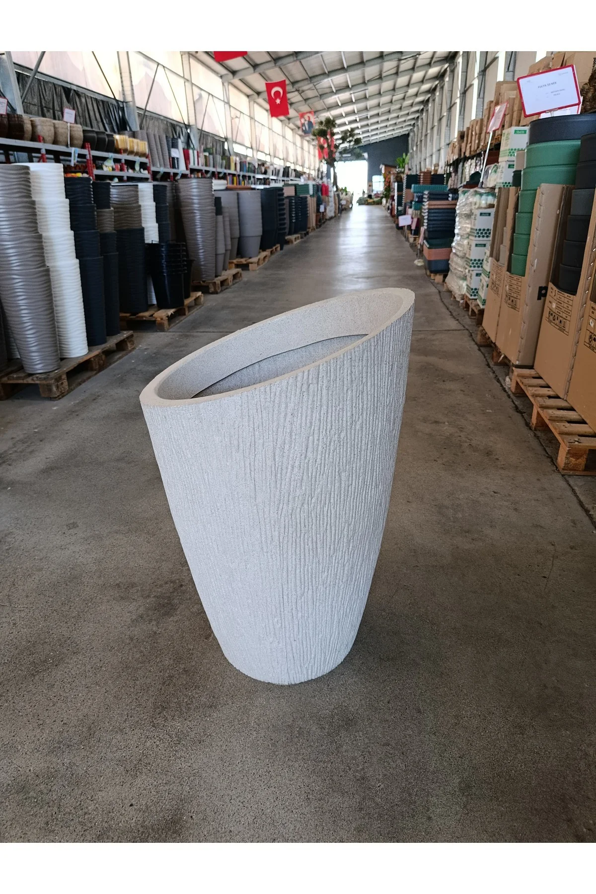 120 Litre Datça Dizayn 30 Derece Açılı Fiberglas Dev Saksı