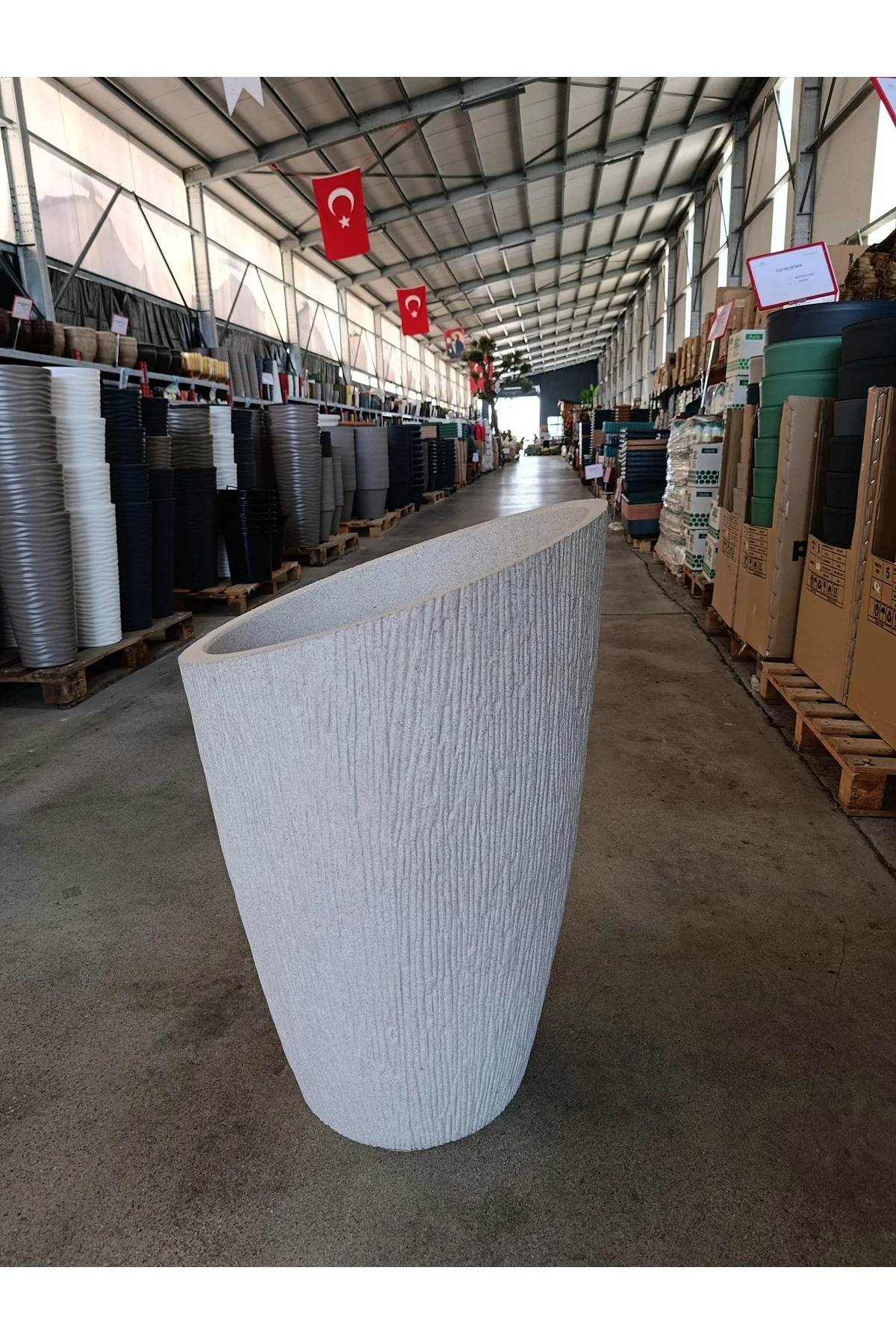 120 Litre Datça Dizayn 30 Derece Açılı Fiberglas Dev Saksı 120 Litre Datça Dizayn 30 Derece Açılı Fiberglas Dev Saksı - Görsel 2