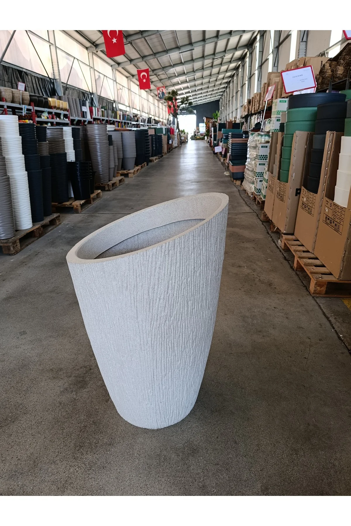 120 Litre Datça Dizayn 30 Derece Açılı Fiberglas Dev Saksı 120 Litre Datça Dizayn 30 Derece Açılı Fiberglas Dev Saksı - Görsel 8