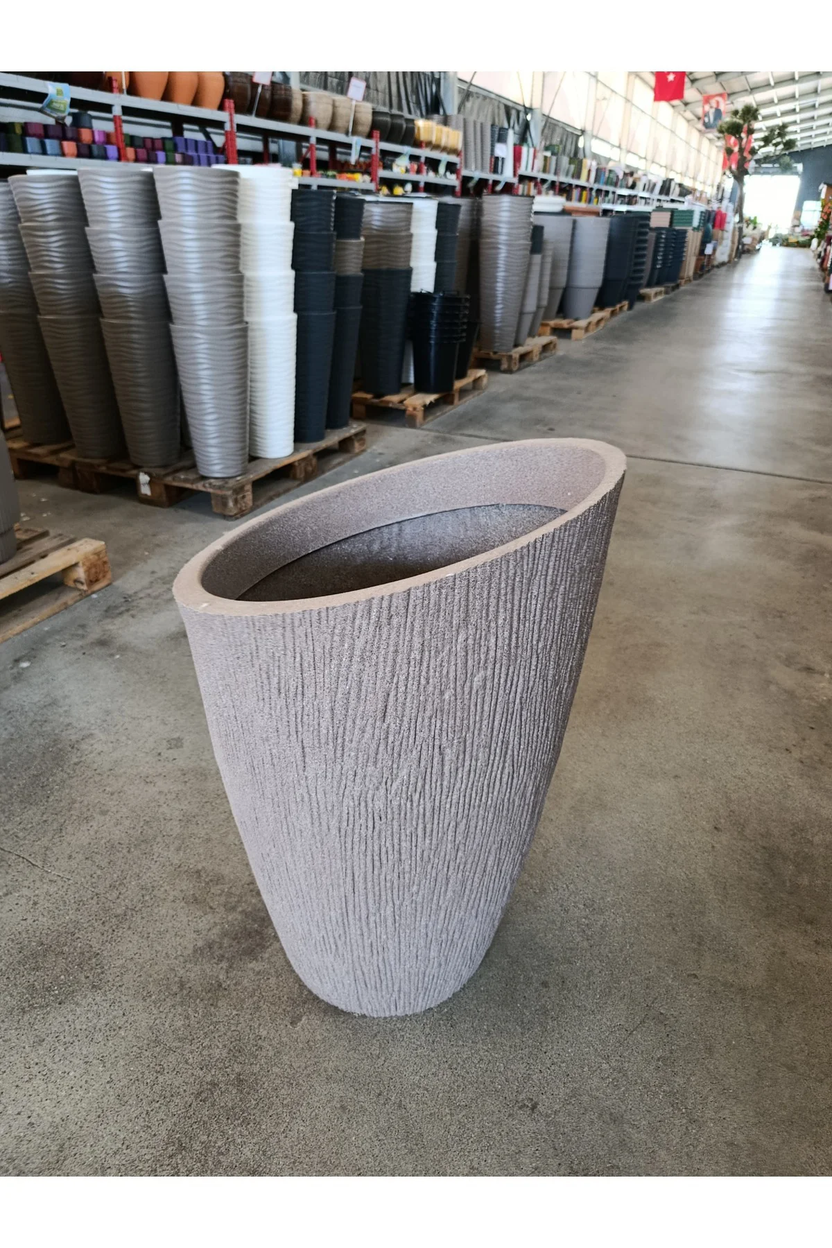 120 Litre Datça Dizayn 30 Derece Açılı Fiberglas Dev Saksı 120 Litre Datça Dizayn 30 Derece Açılı Fiberglas Dev Saksı - Görsel 10