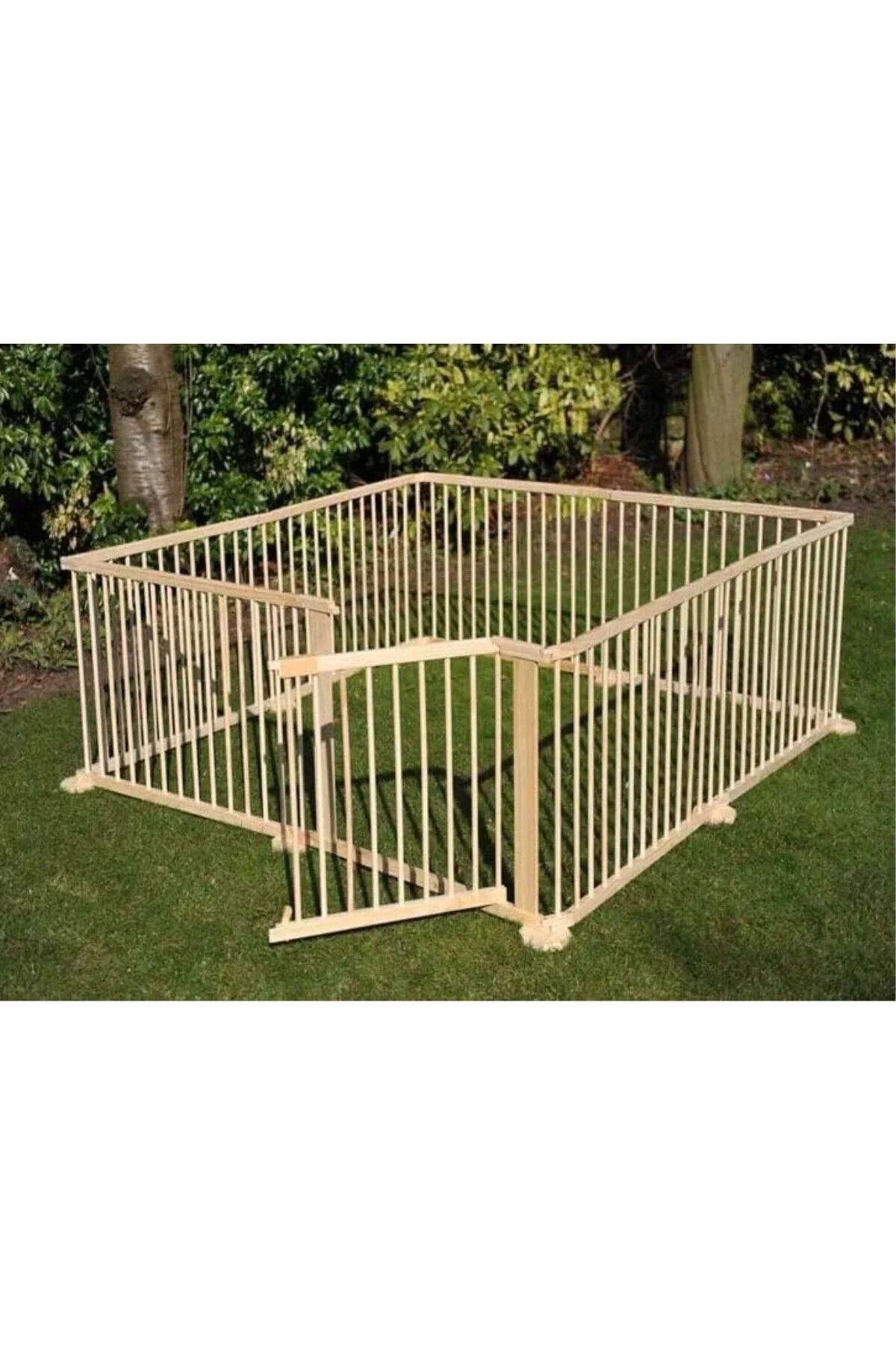 120 x 120 ahşap köpek çiti kapılı (çit arası 5 cm)