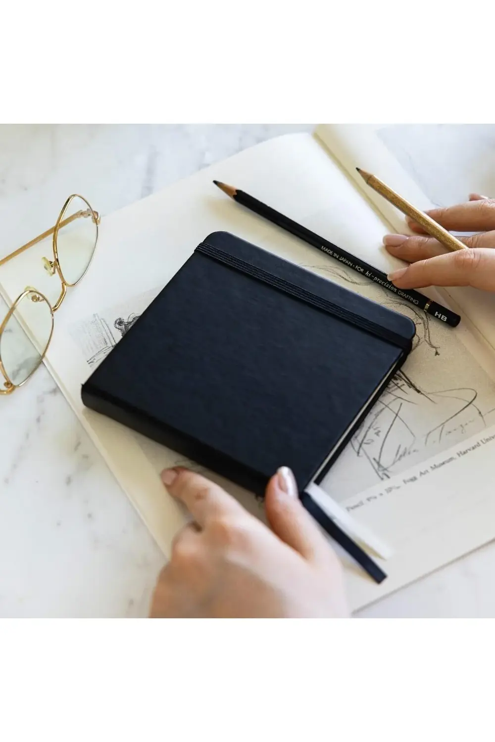 12x12 cm Sert Kapak 80 Yaprak 140 gr. Eskiz Defteri - Book - Siya