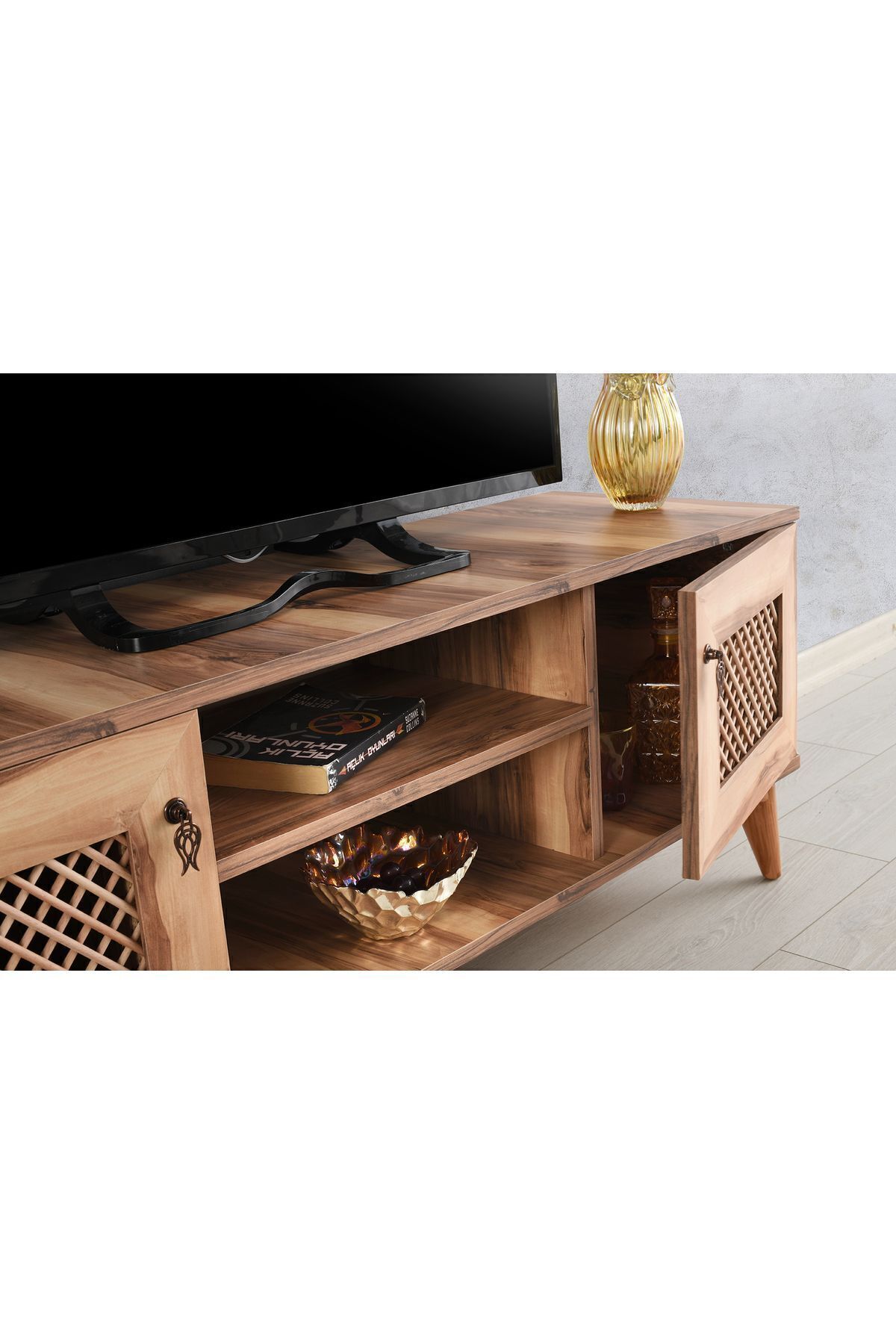 130 Cm Hasırlı Tv Sehpası