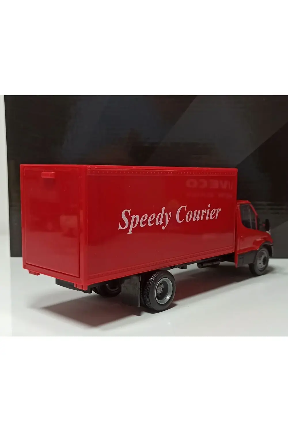 1:36 İVECO OTOYOL KAMYONET