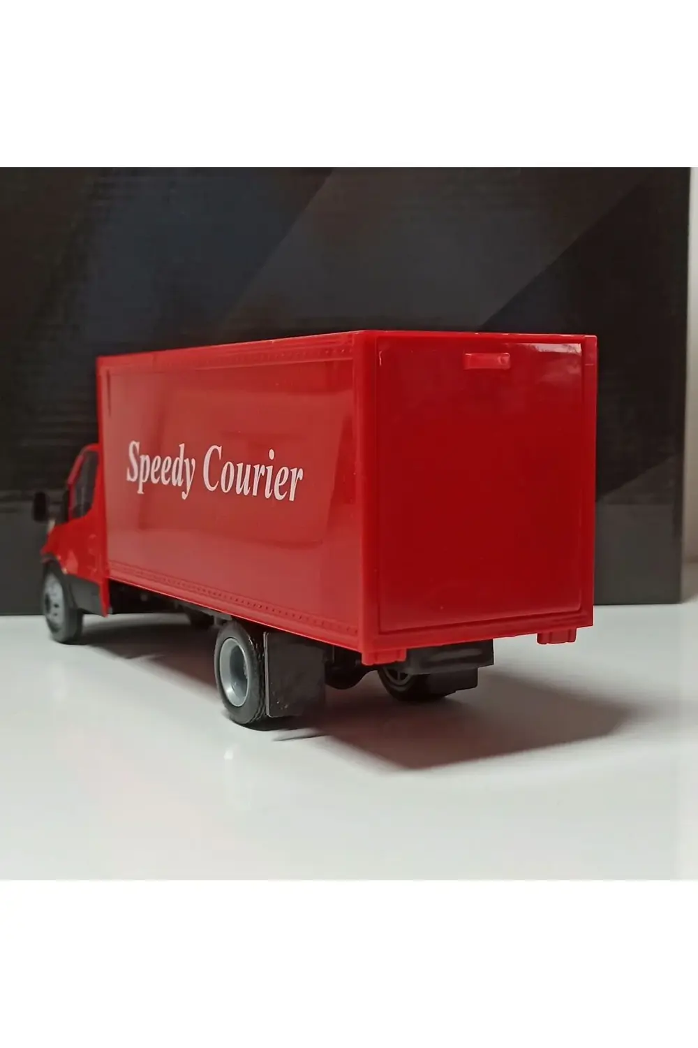 1:36 İVECO OTOYOL KAMYONET