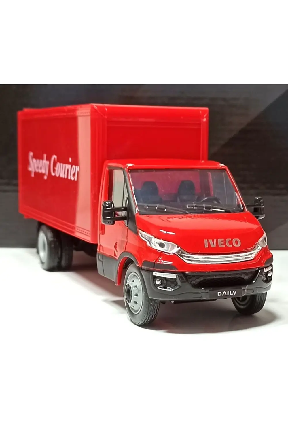 1:36 İVECO OTOYOL KAMYONET