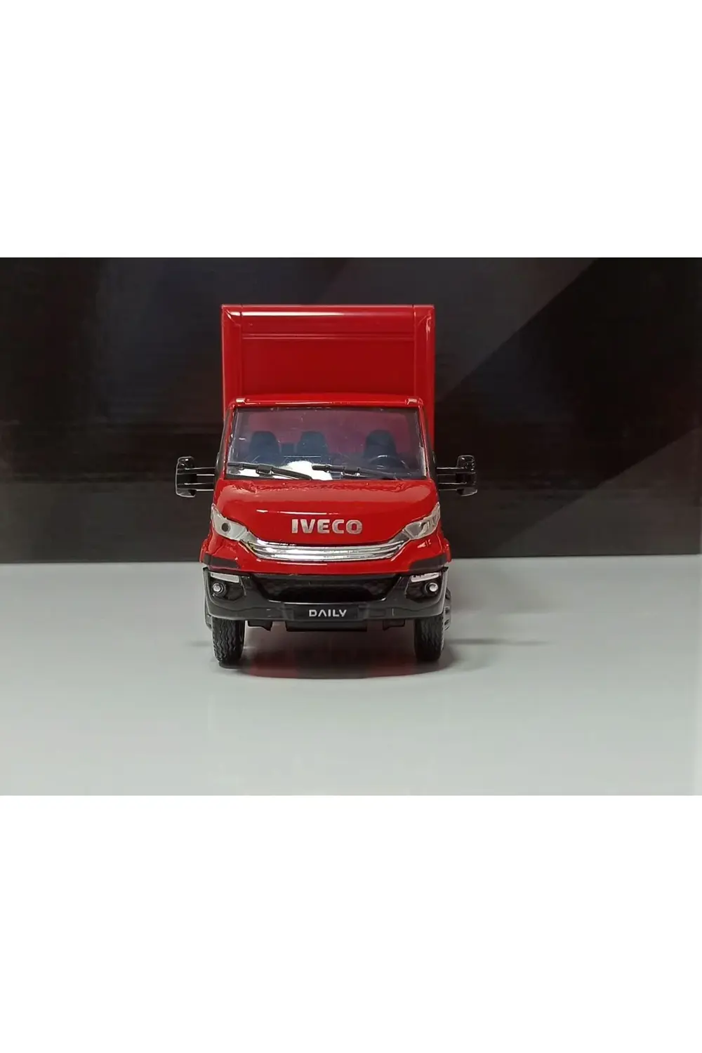 1:36 İVECO OTOYOL KAMYONET