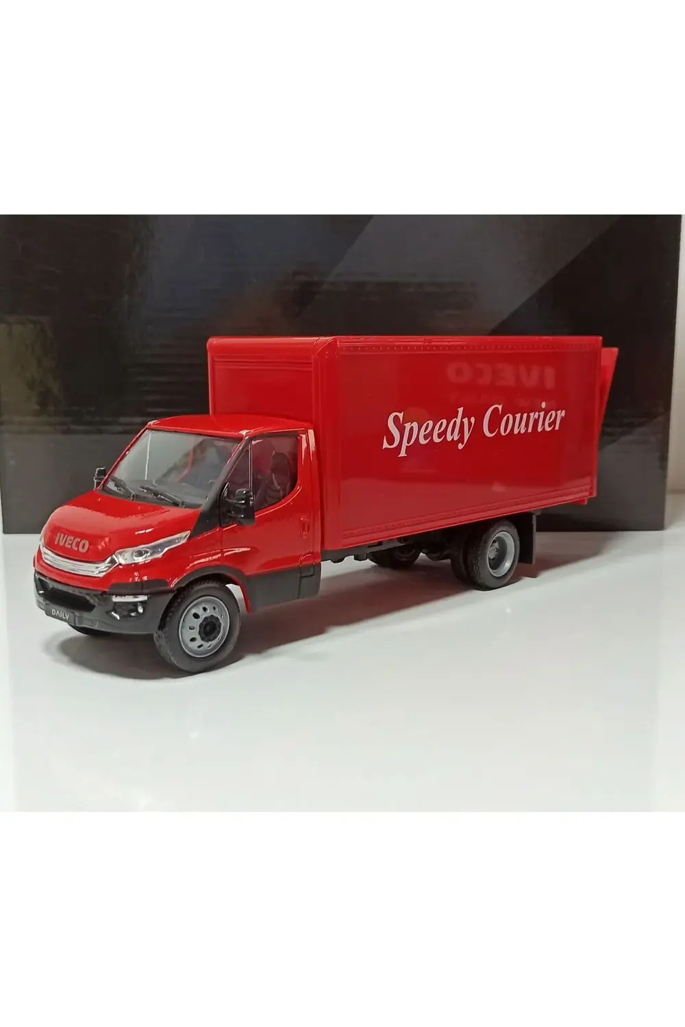 1:36 İVECO OTOYOL KAMYONET