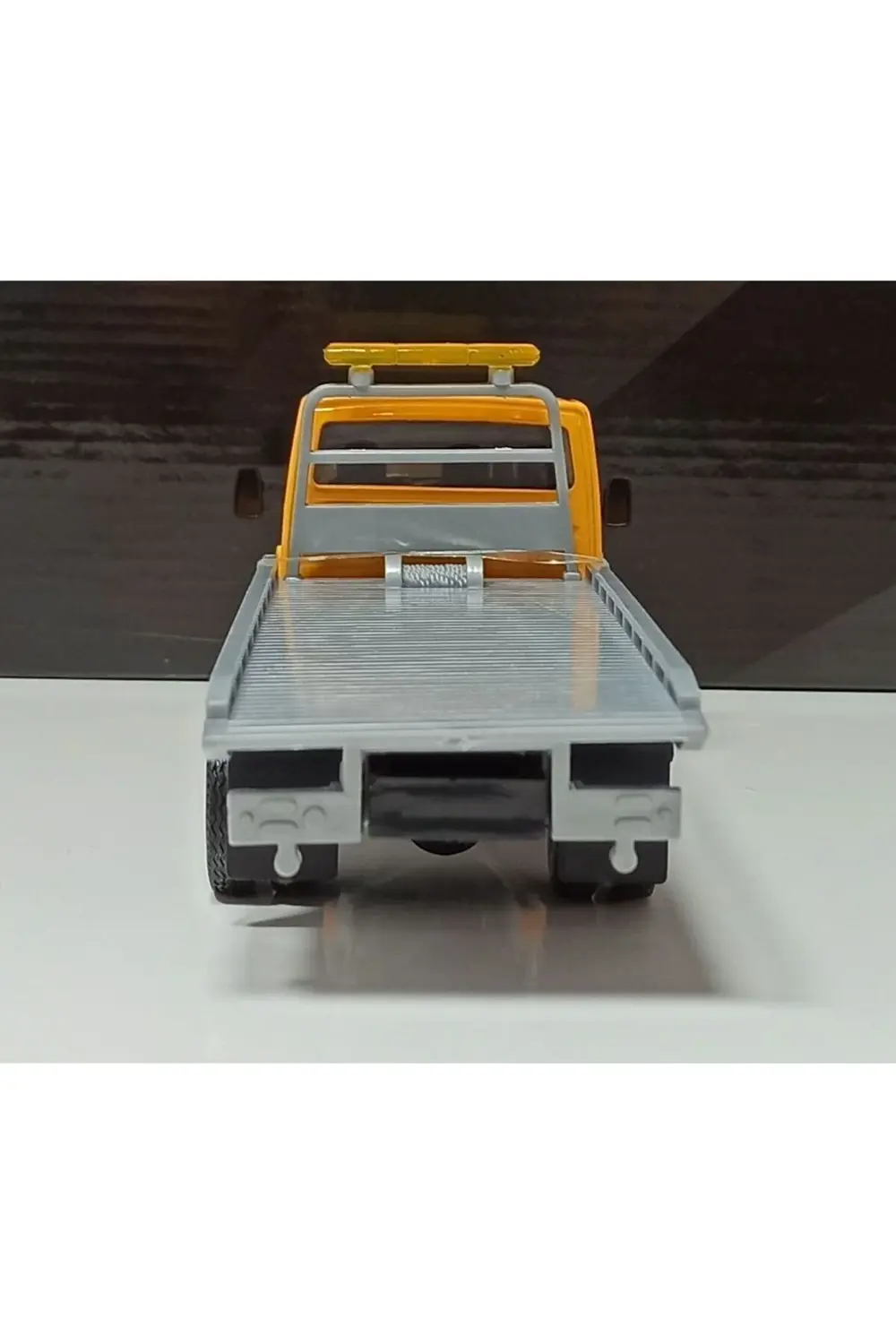 1:36 İVECO otoyol kamyonet