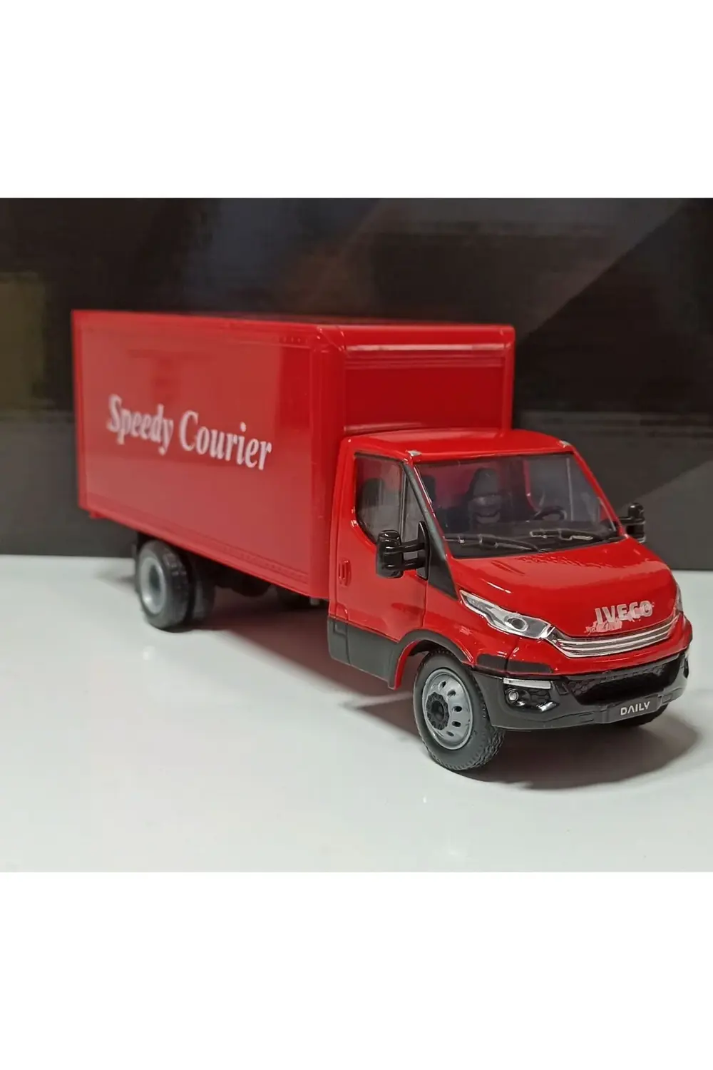 1:36 İVECO OTOYOL KAMYONET