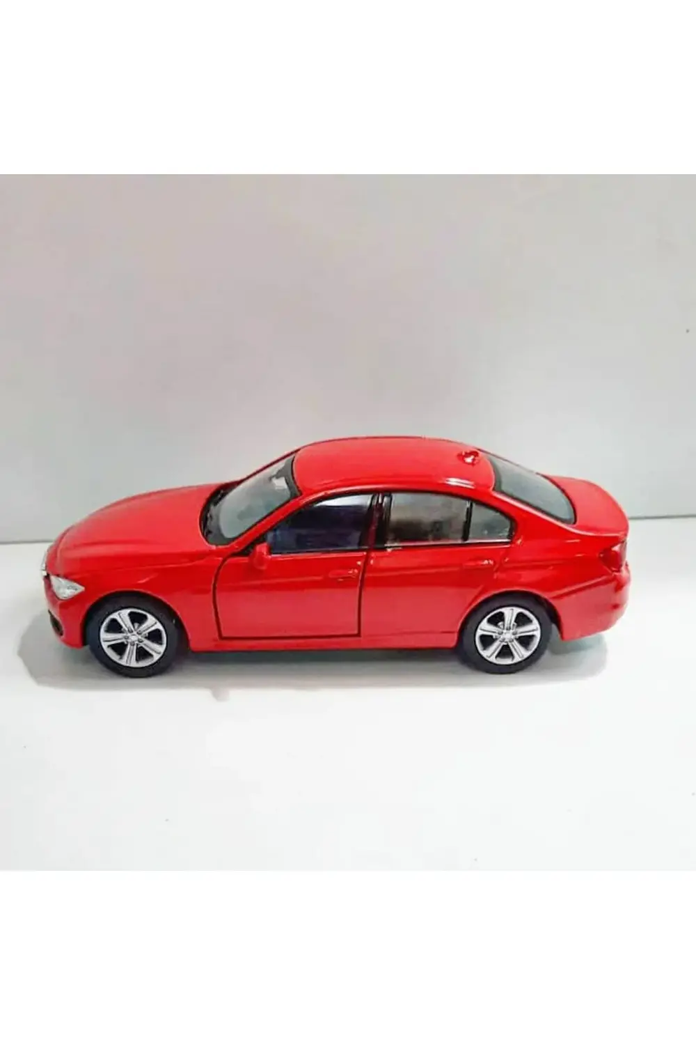 1.36 ÖLÇEK WELLY MARKA LİSANSLI BMW 335İ F30 KIRMIZI RENK 12 CM M