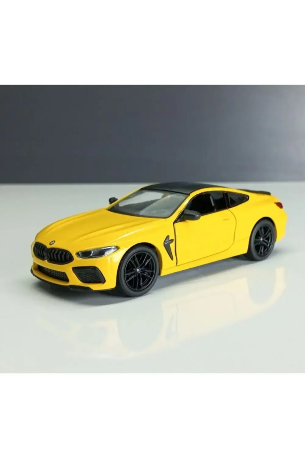 1:38 BMW M8 COMPETİTİON COUPE SARI