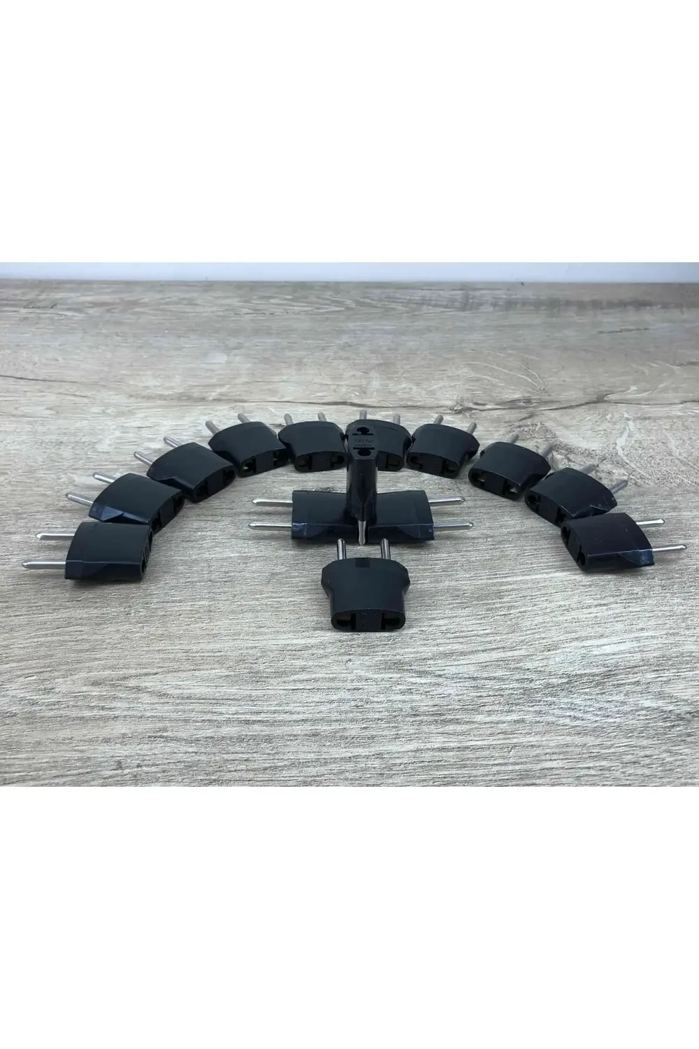 14 Adet Amerika Uçlu Prizlerini Türkiye Uçlu Pirize Çevirien Dönü