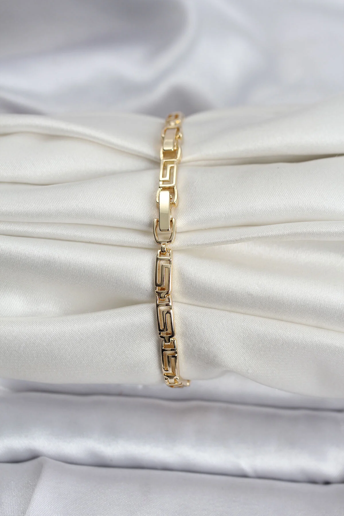 14 K Gold Renk Kaplama Zirkon Taşlı Baget Model CM Kadın Bileklik