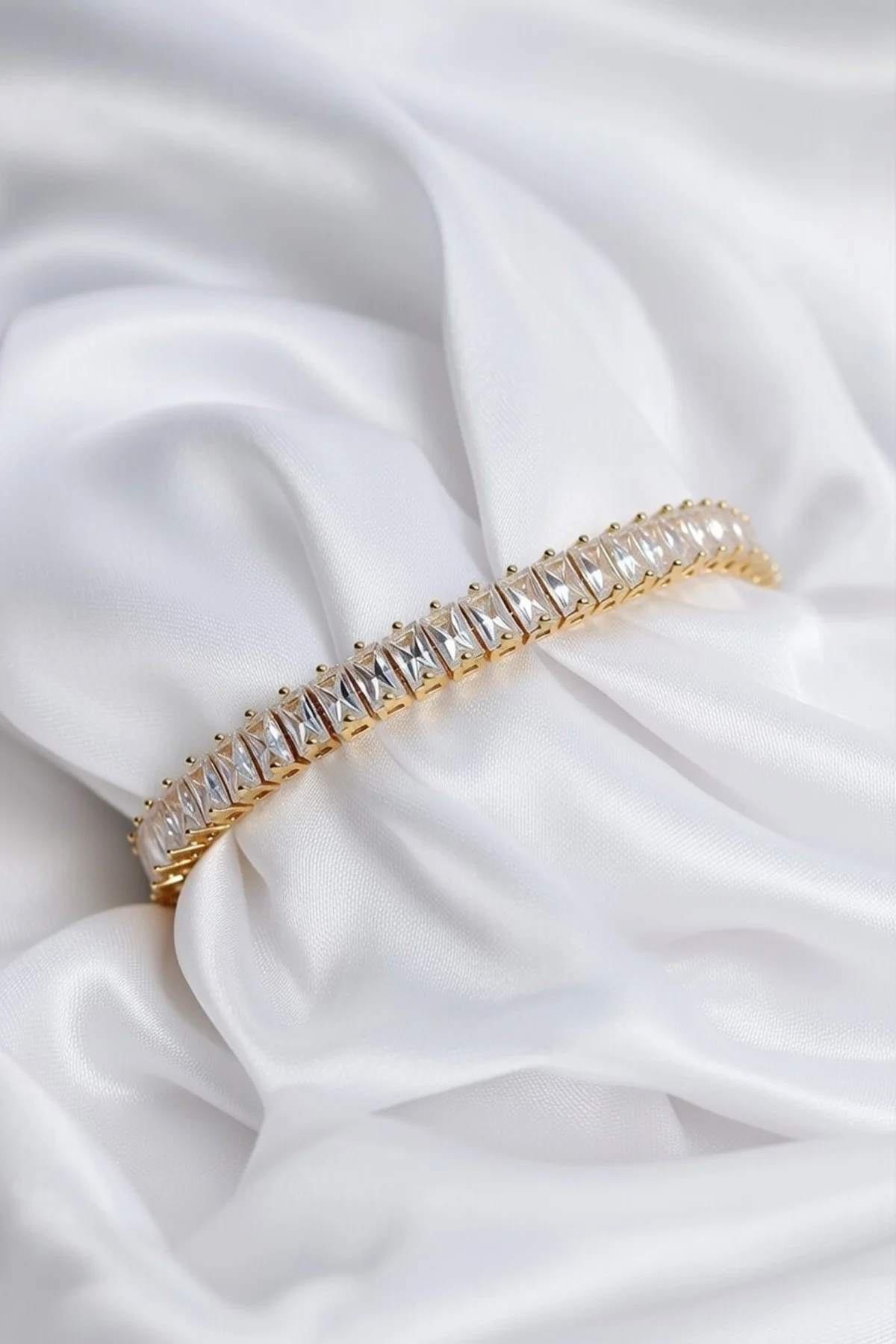 14 K Gold Renk Kaplama Zirkon Taşlı Baget Model CM Kadın Bileklik