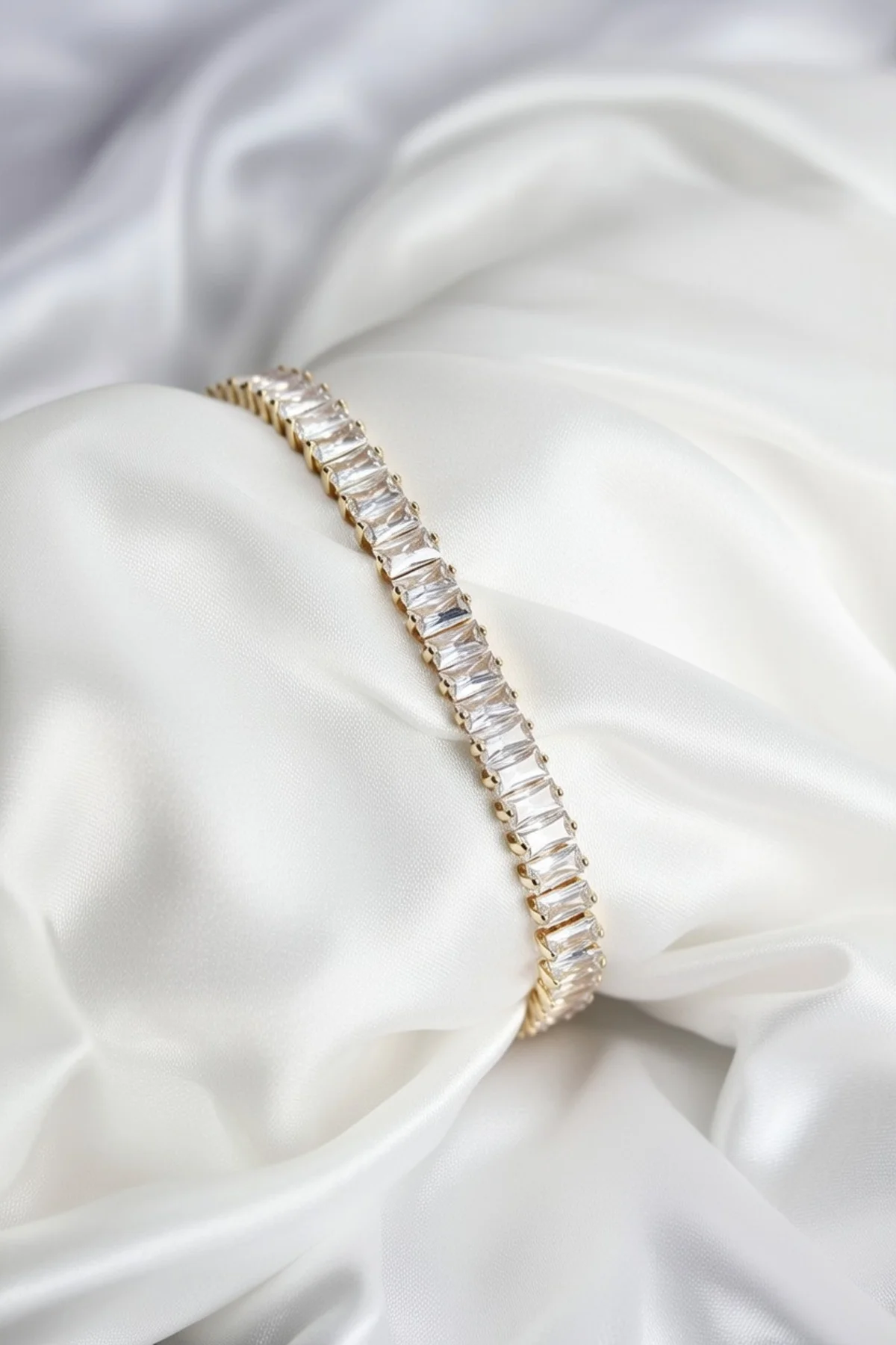 14 K Gold Renk Kaplama Zirkon Taşlı Baget Model CM Kadın Bileklik
