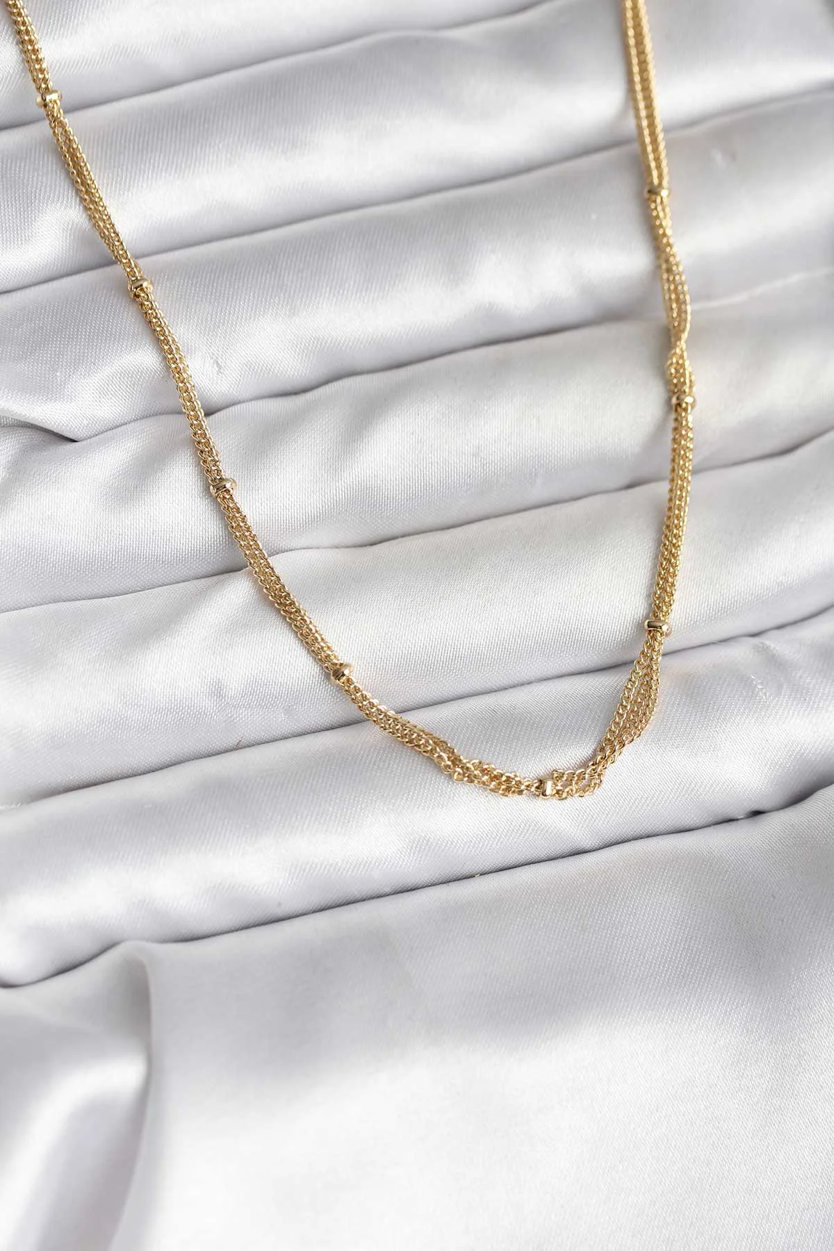 14K Gold Kaplama Topçuk Zincirli Kadın Kolye 5886 - Abiye, Klasik ve Günlük Kullanıma Uygun