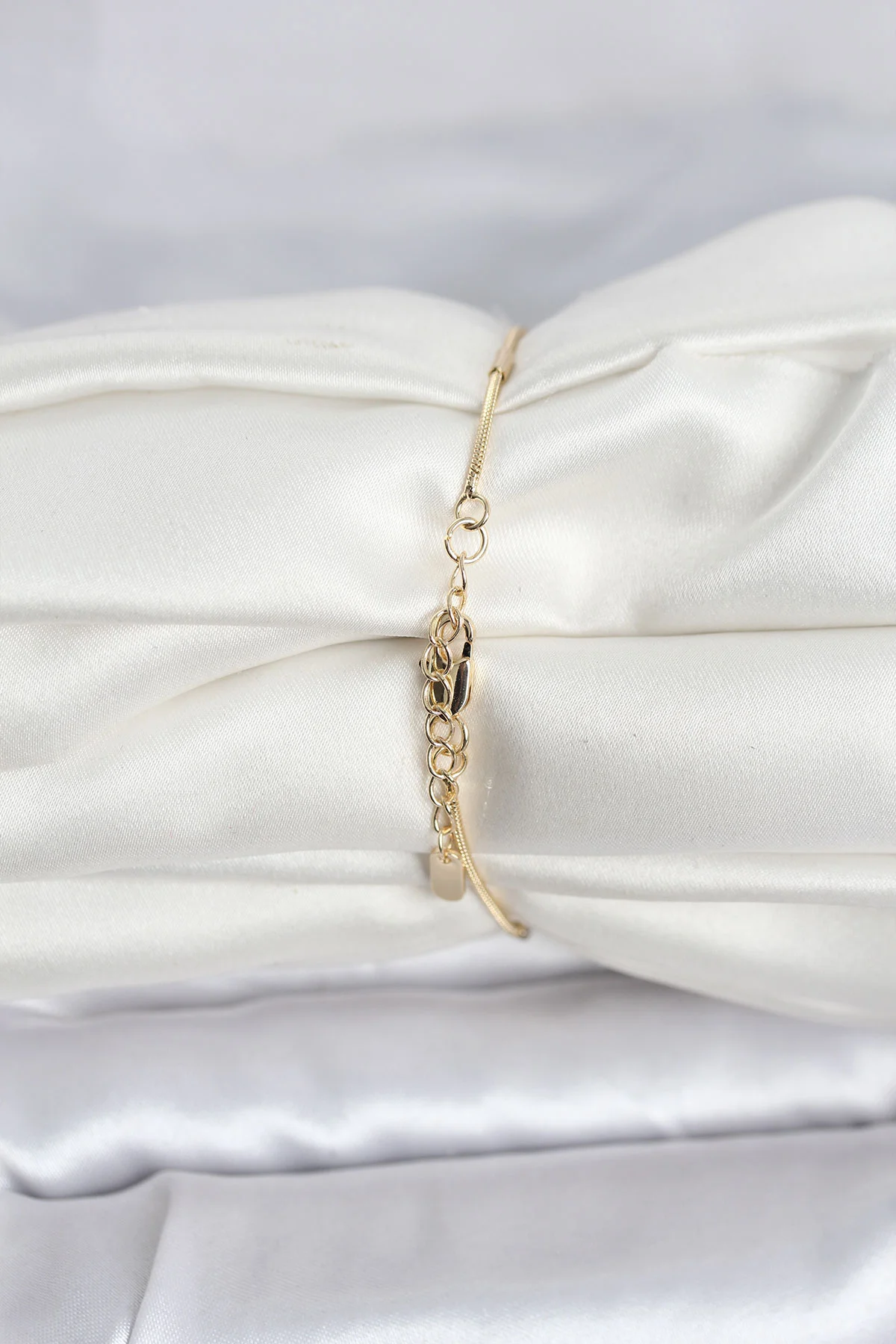 14K Gold Renk Barlı Yılan Zincir Model Kadın Bileklik 5886
