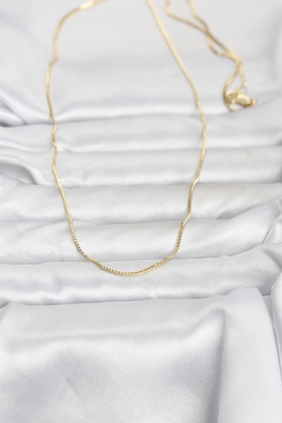 14K Gold Renk İnce Kare Zincirli Kadın Kolye 60 cm - Günlük ve Klasik Stil